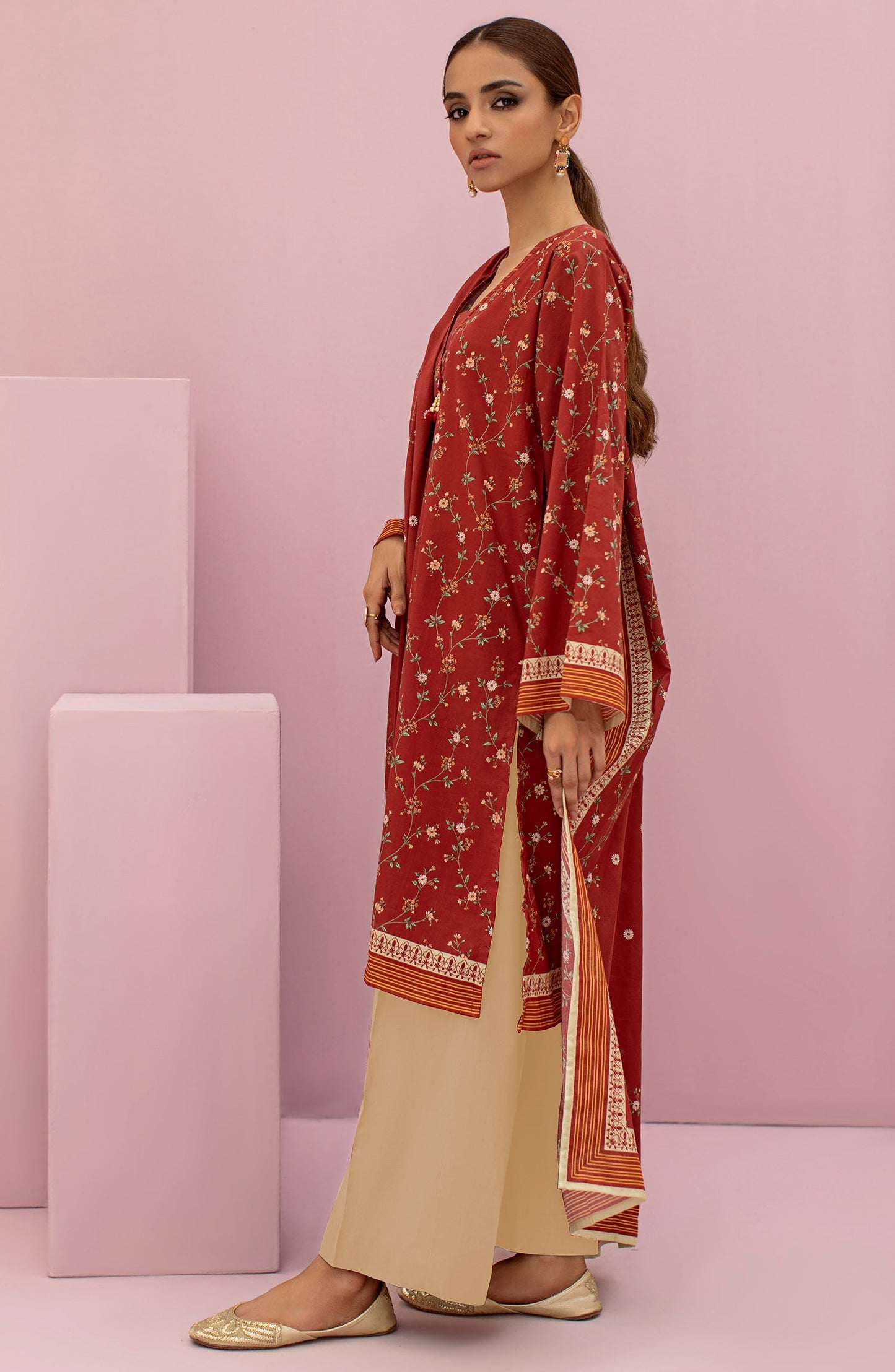 Orient - Unstitched 3 Piece Printed Lawn Shirt , Cambric Pant and Lawn Dupatta