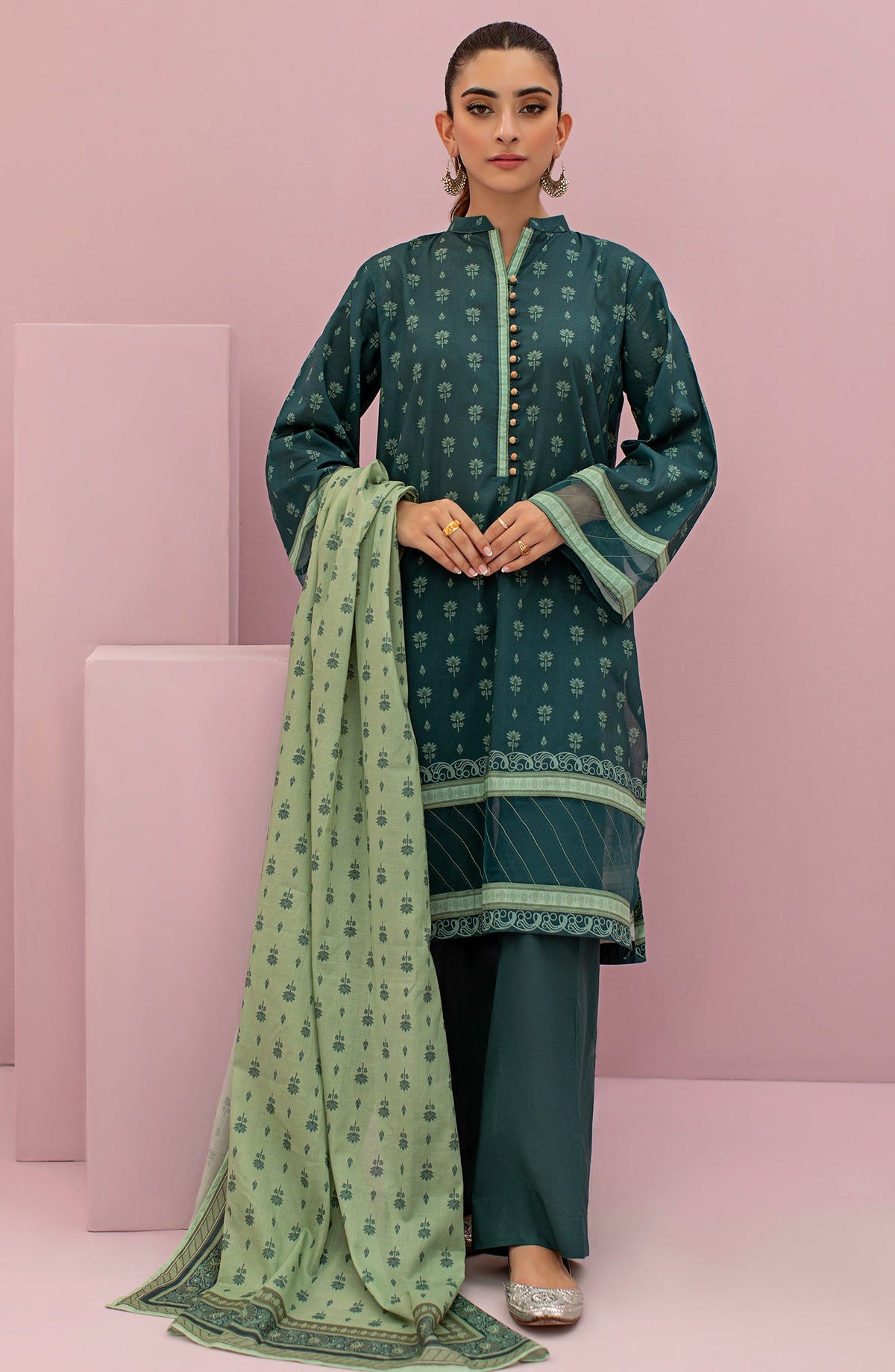 Orient - Unstitched 3 Piece Printed Lawn Shirt , Cambric Pant and Lawn Dupatta