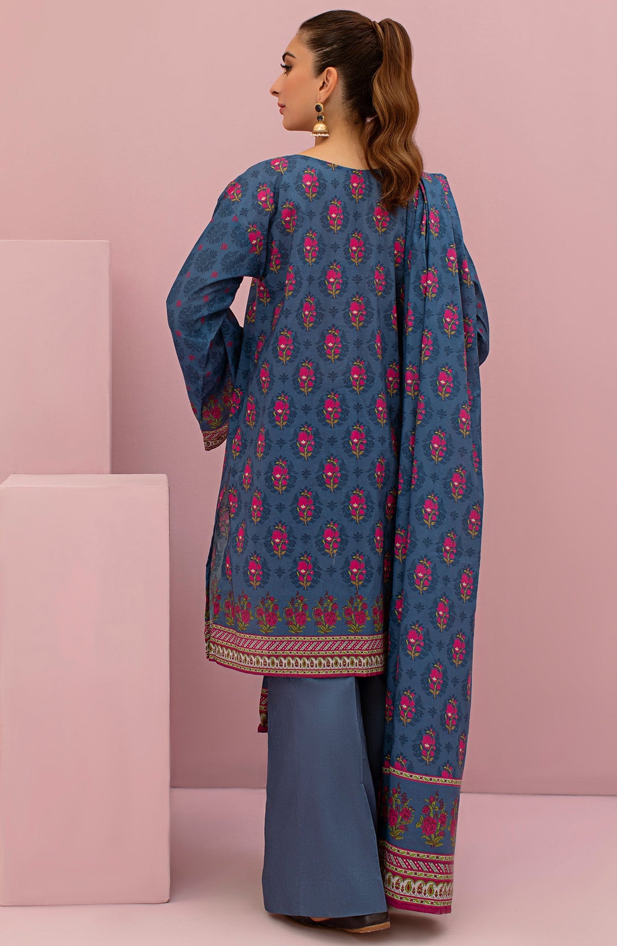 Orient - Unstitched 3 Piece Printed Lawn Shirt , Cambric Pant and Lawn Dupatta