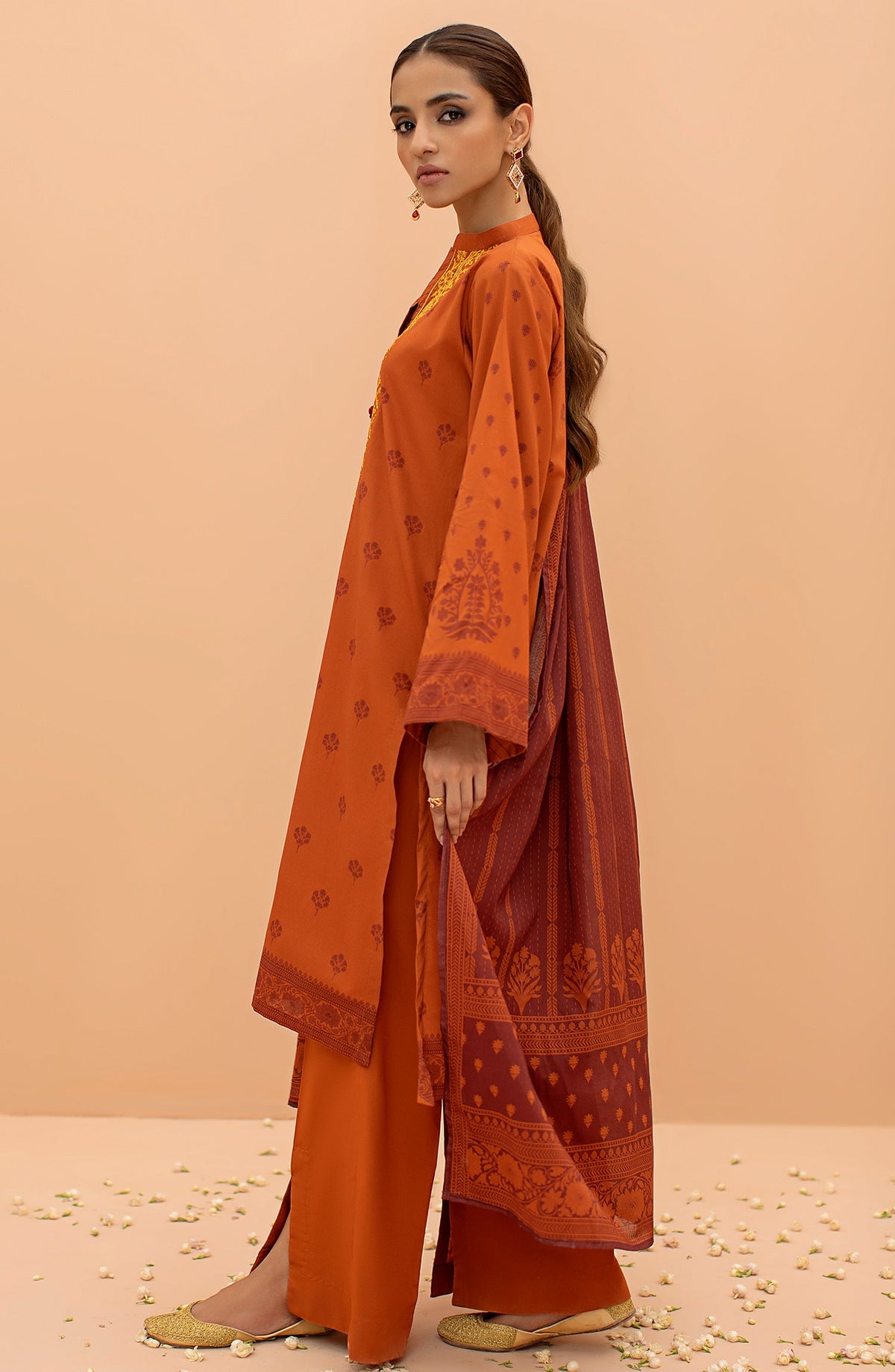 Orient - Unstitched 3 Piece Embroidered Lawn Shirt , Cambric Pant and Lawn Dupatta