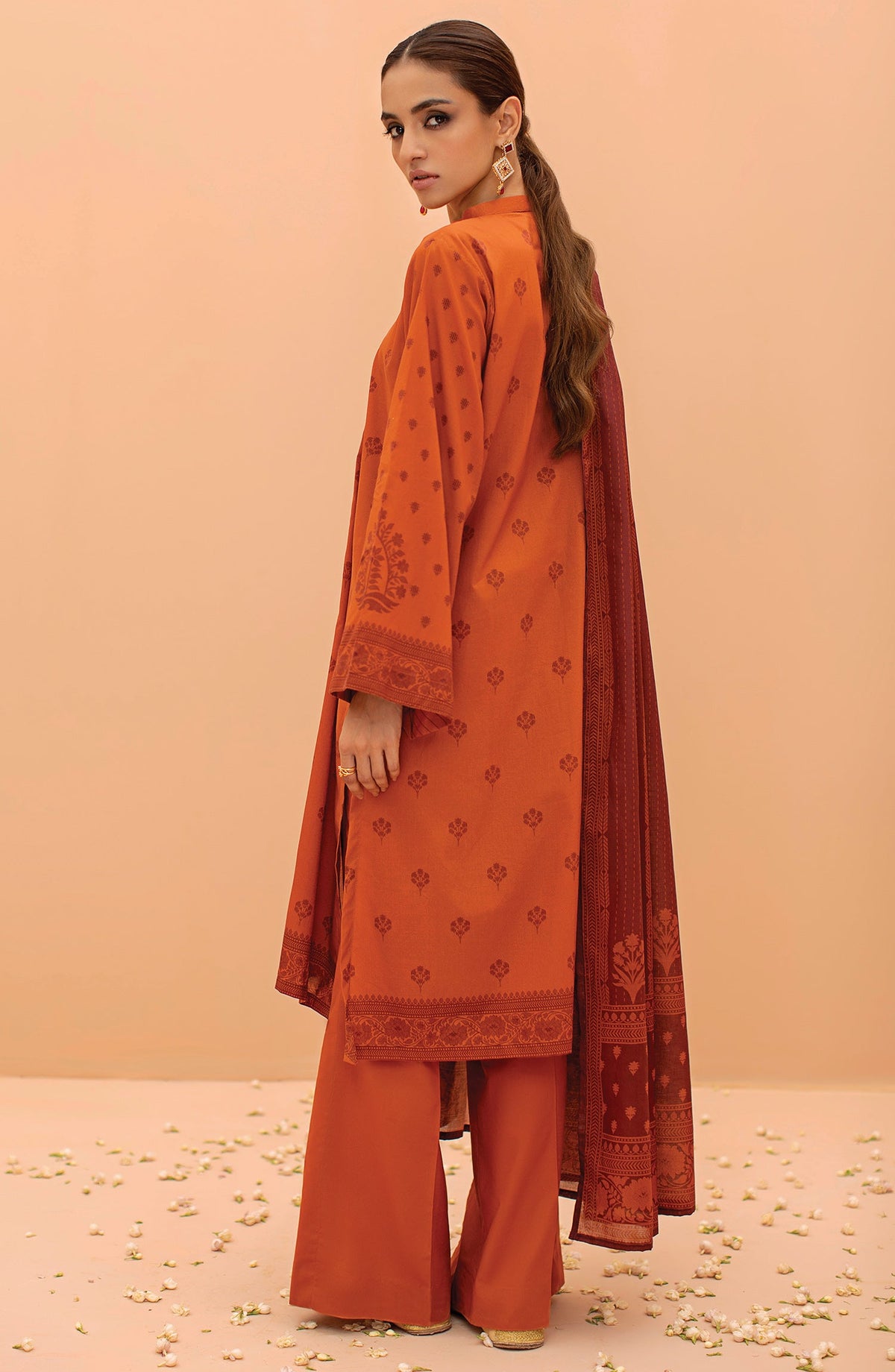 Orient - Unstitched 3 Piece Embroidered Lawn Shirt , Cambric Pant and Lawn Dupatta