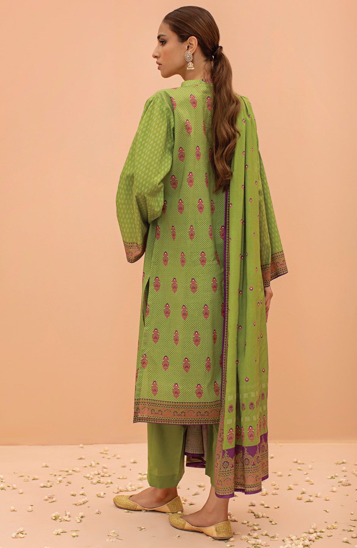 Orient - Unstitched 3 Piece Embroidered Lawn Shirt , Cambric Pant and Lawn Dupatta