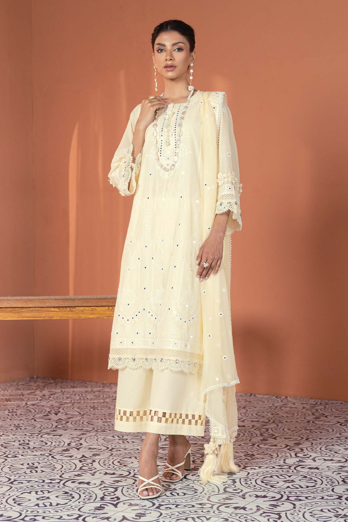 3 Pc Embroidered Lawn Suit With Bamberg chiffon Dupatta