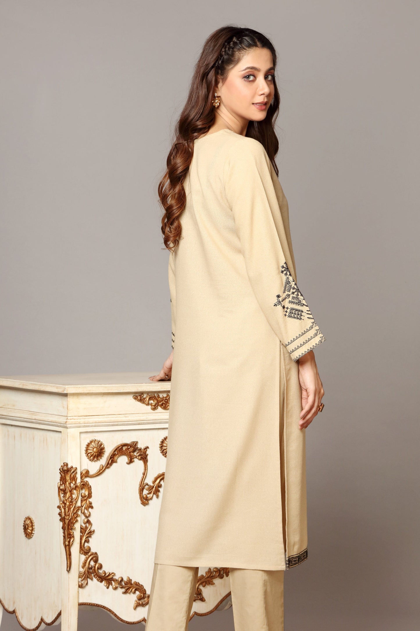 Chinyere - BEIGE HUES Q (HB0860)