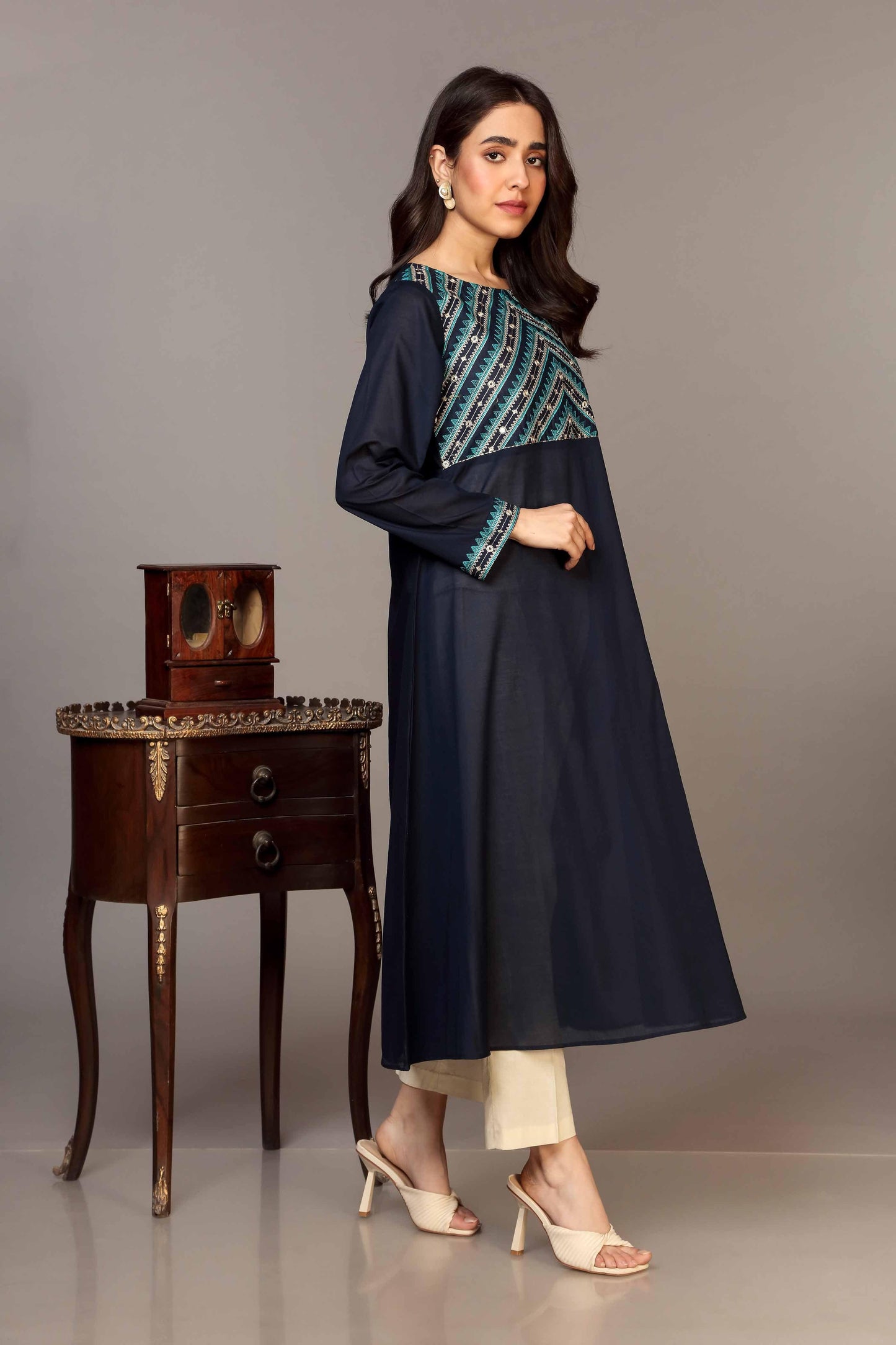 Chinyere - LINES BLUSH (BB8862)