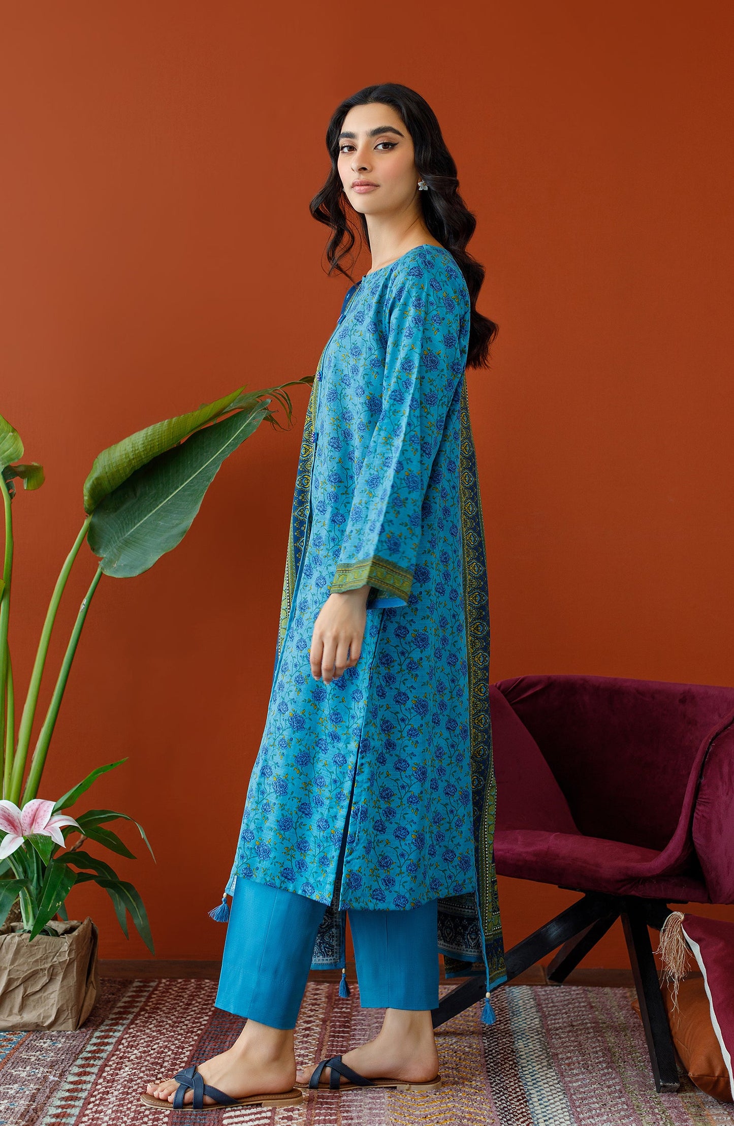 Orient - Unstitched 3 Piece Printed Khaddar Shirt , Khaddar Pant and Khaddar Dupatta
