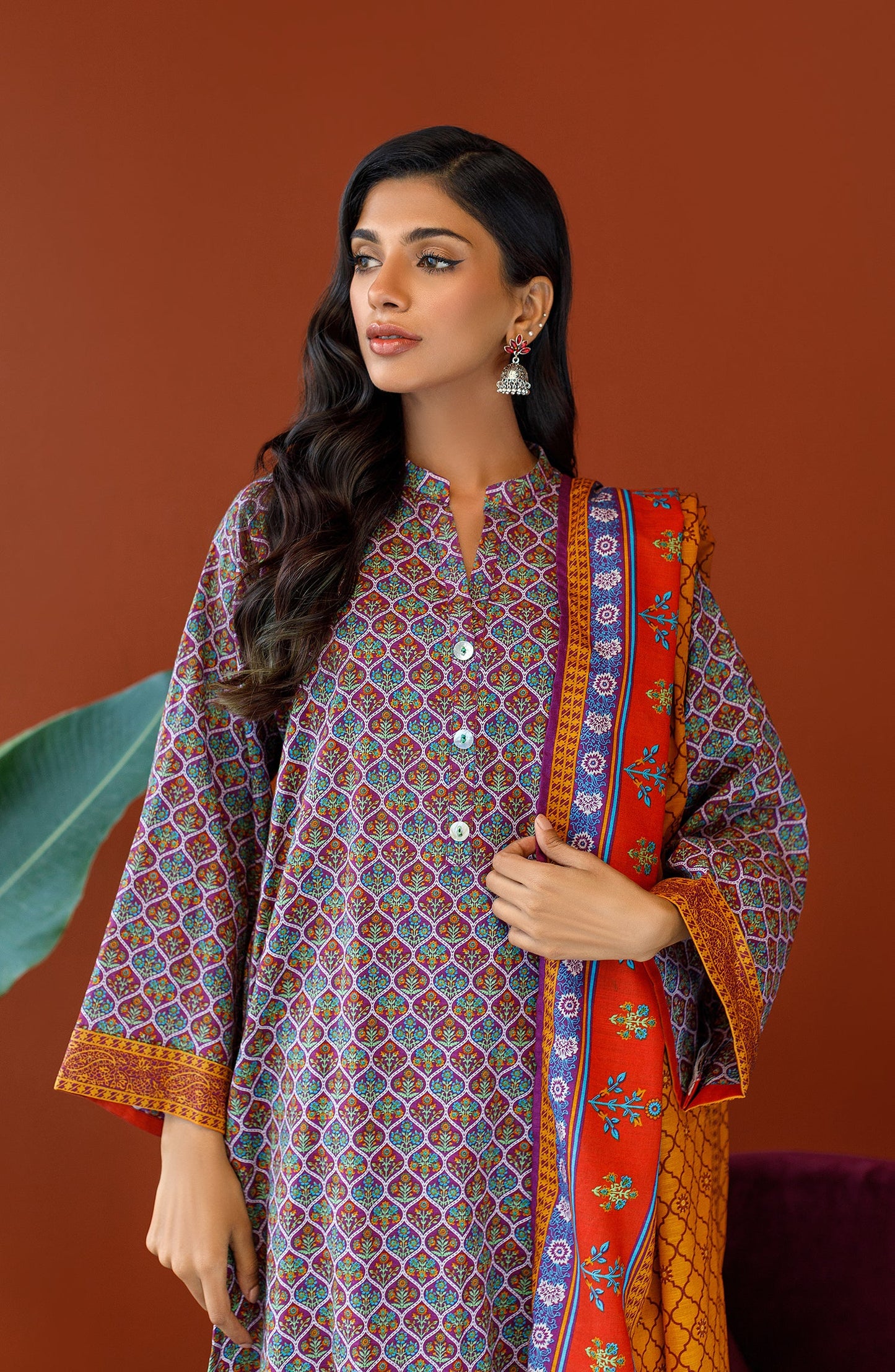 Orient - Unstitched 3 Piece Printed Khaddar Shirt , Khaddar Pant and Khaddar Dupatta