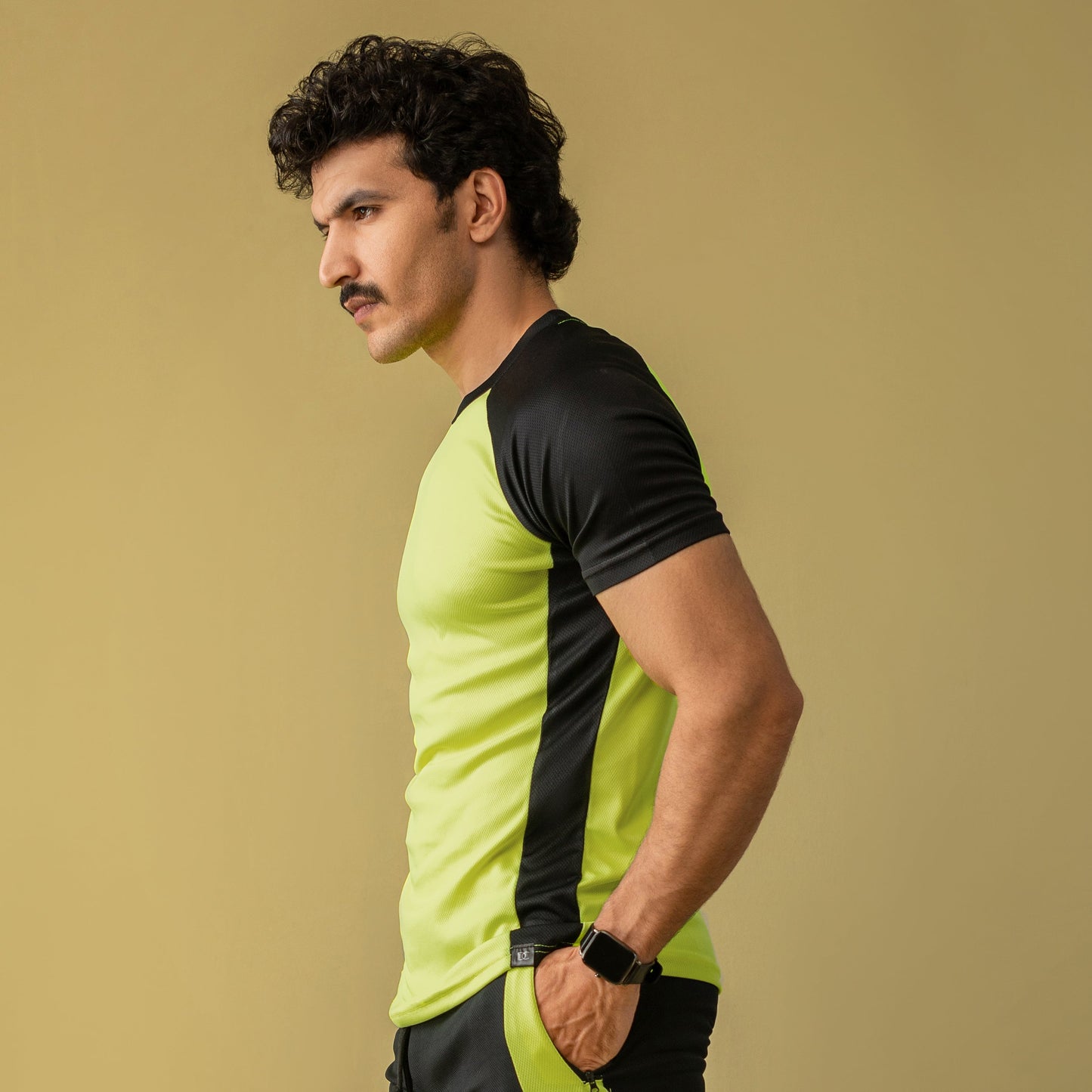 Decuir - Ignite Your Performance Activewear T-shirt (Neon & Black)