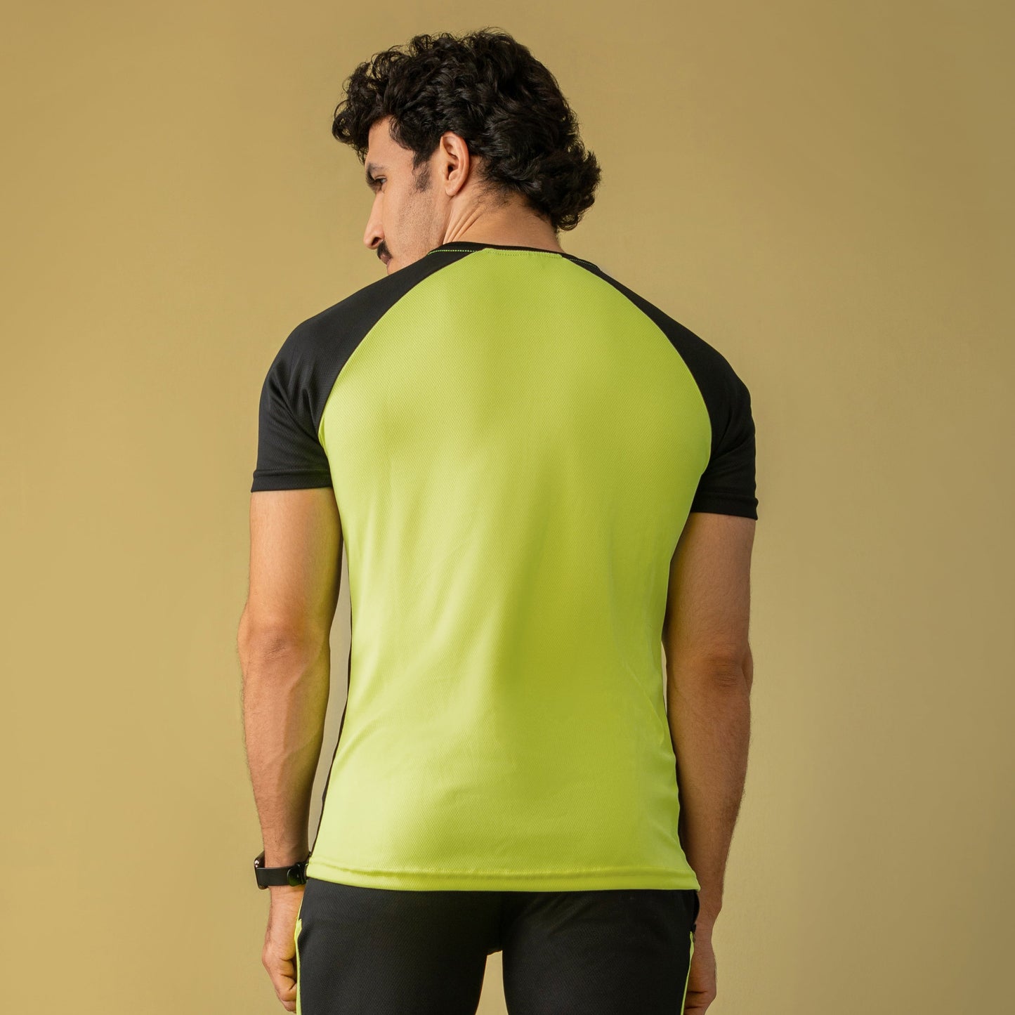 Decuir - Ignite Your Performance Activewear T-shirt (Neon & Black)