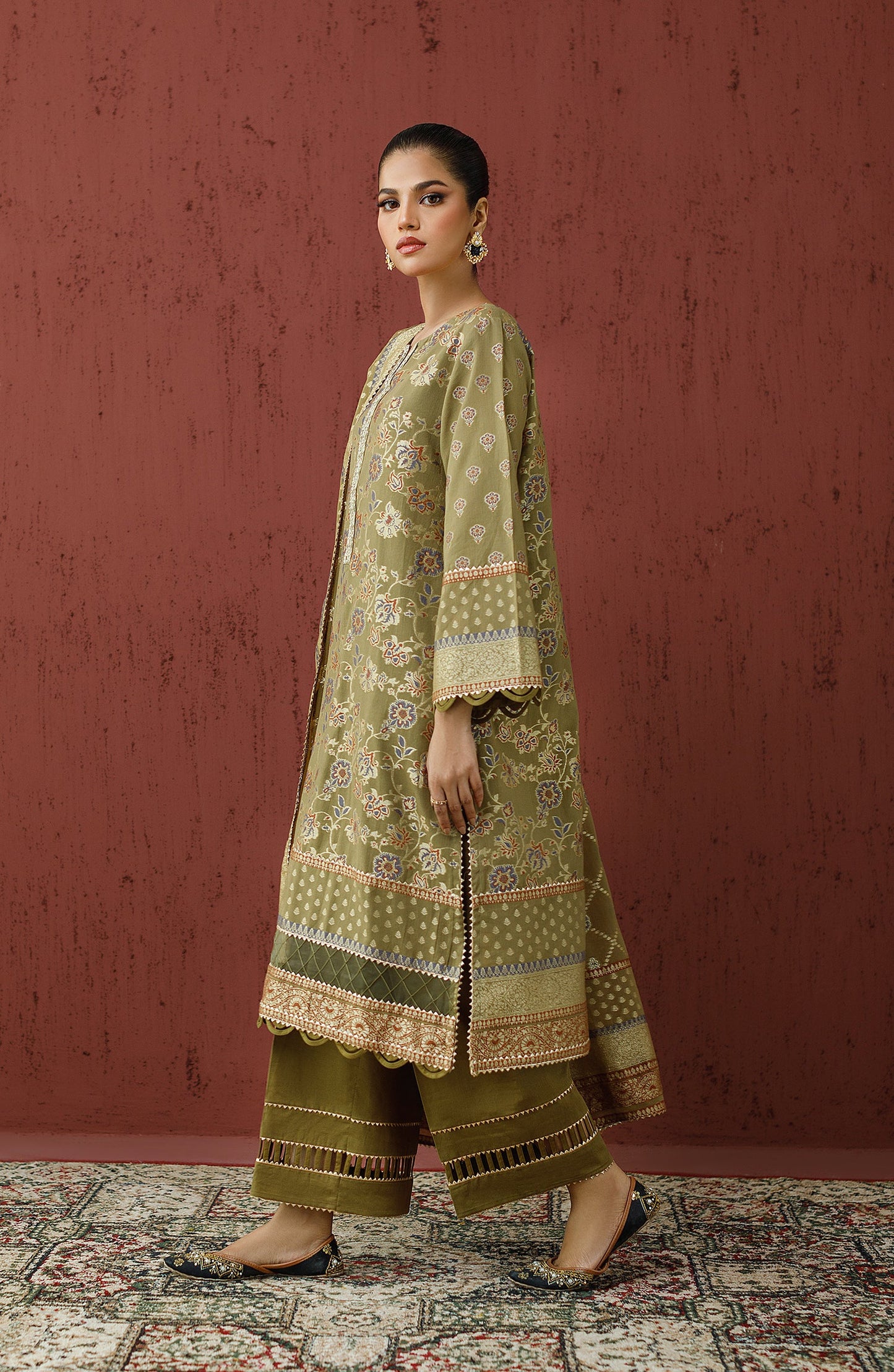 Orient - Stitched 3 Piece Embroidered Jacquard Shirt , Cambric Pant and JACQUARD Dupatta