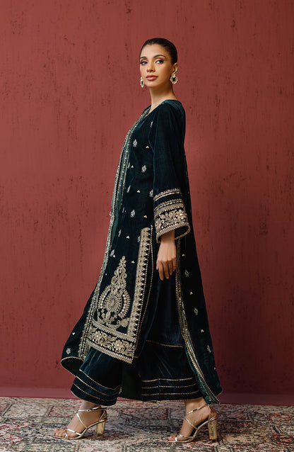 Orient - Stitched 3 Piece Embroidered Velvet Shirt , Velvet Pant and Velvet Dupatta