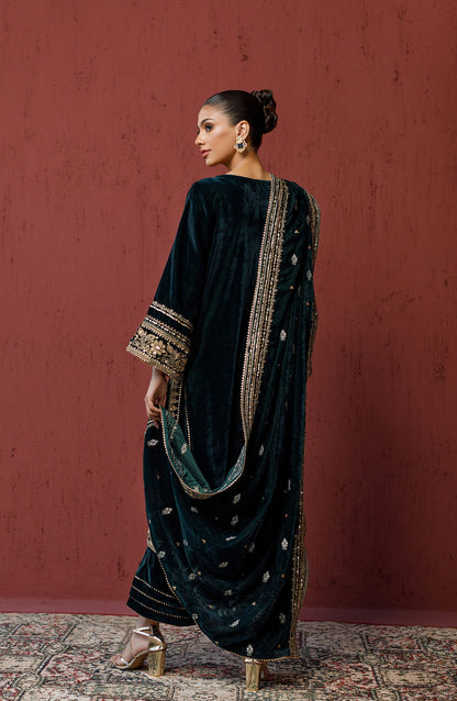 Orient - Stitched 3 Piece Embroidered Velvet Shirt , Velvet Pant and Velvet Dupatta