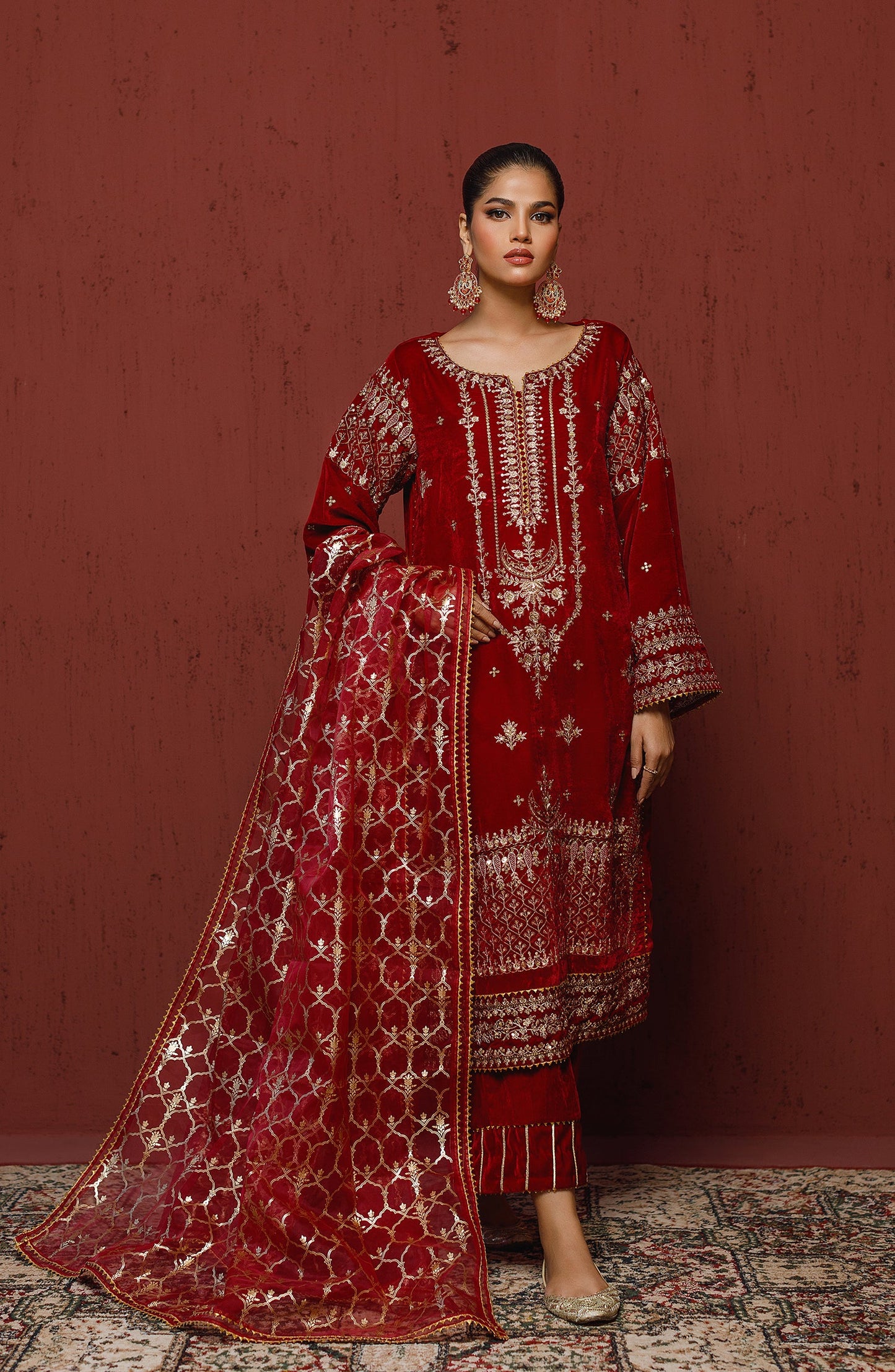 Orient - Stitched 3 Piece Embroidered Velvet Shirt , Velvet Pant and Organza Dupatta