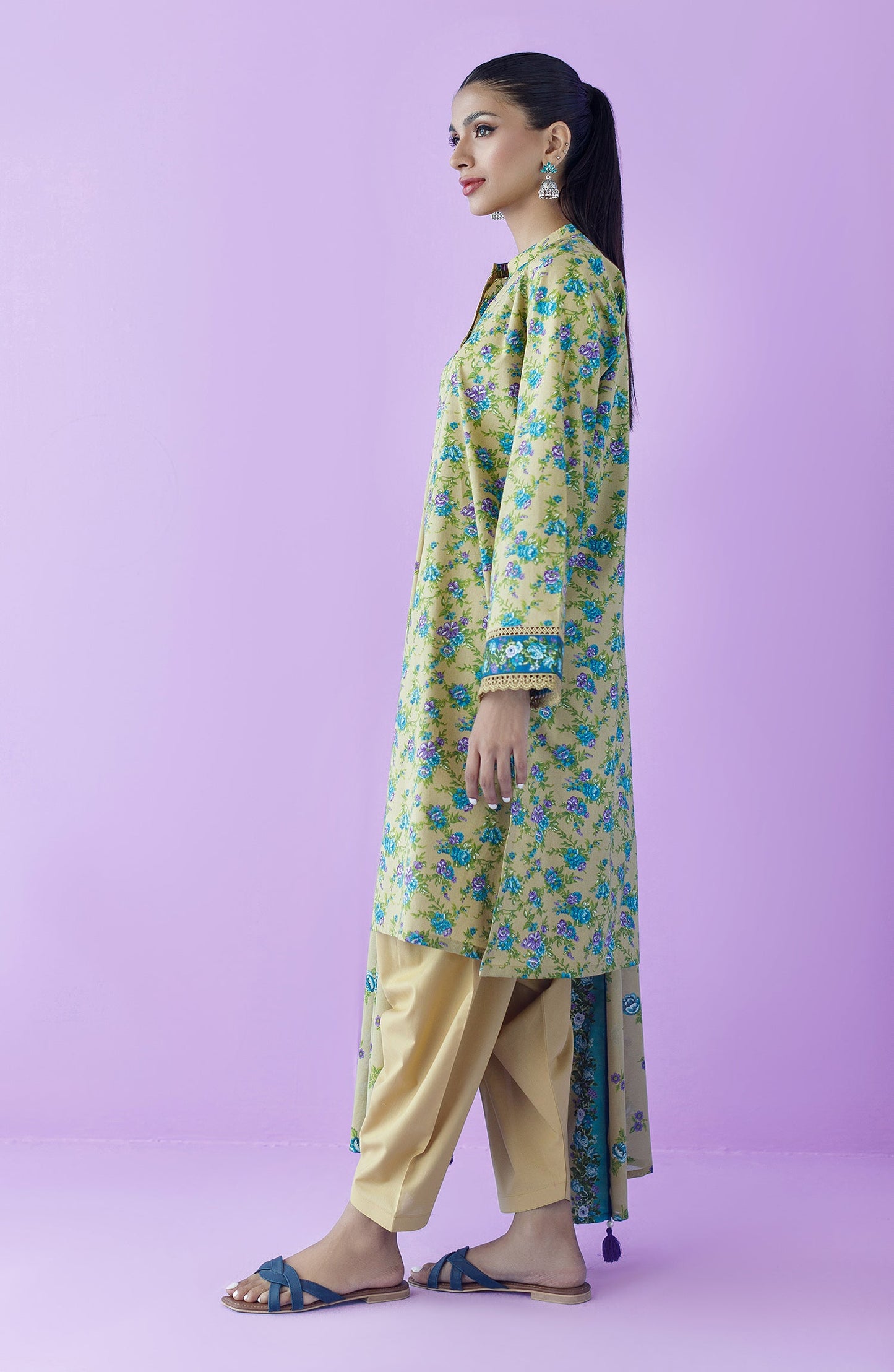 Orient - Unstitched 3 Piece Printed Lawn Shirt , Cambric Pant and Lawn Dupatta