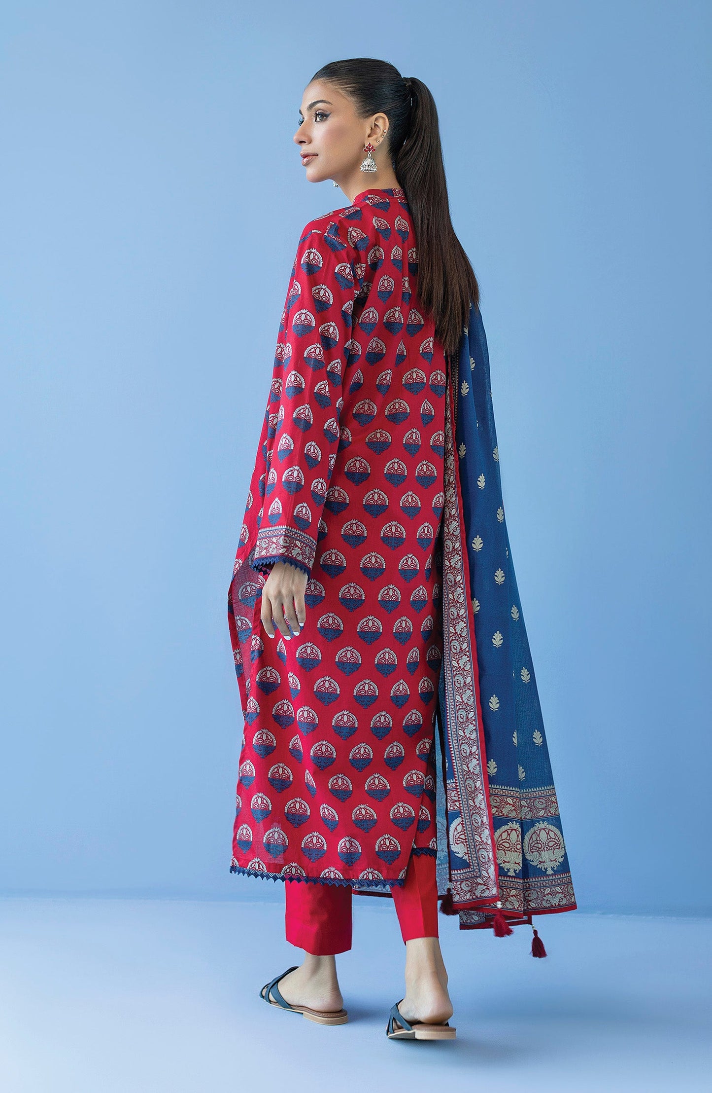 Orient - Unstitched 3 Piece Printed Cambric Shirt , Cambric Pant and Lawn Dupatta