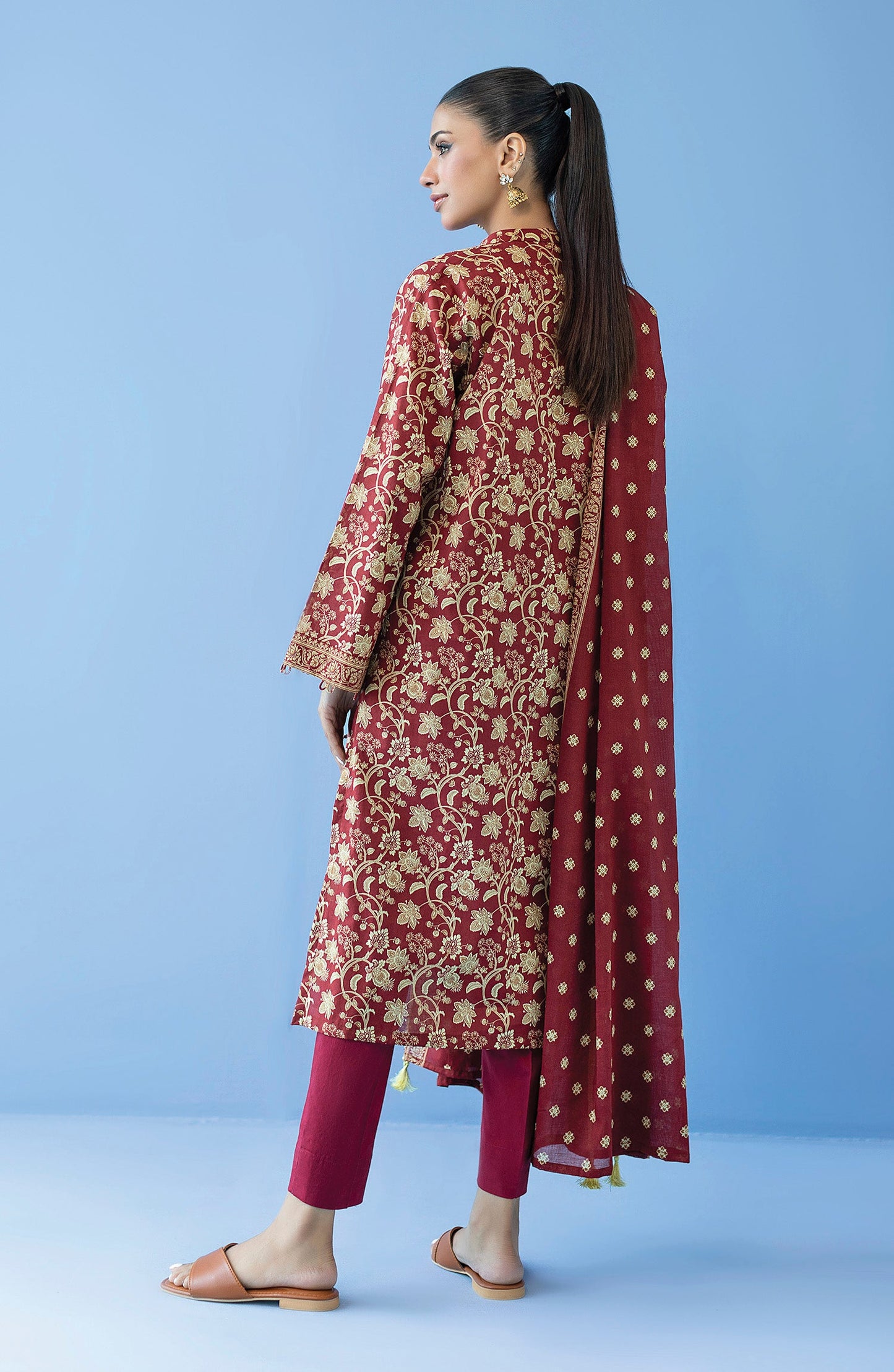 Orient - Unstitched 3 Piece Printed Cambric Shirt , Cambric Pant and Lawn Dupatta