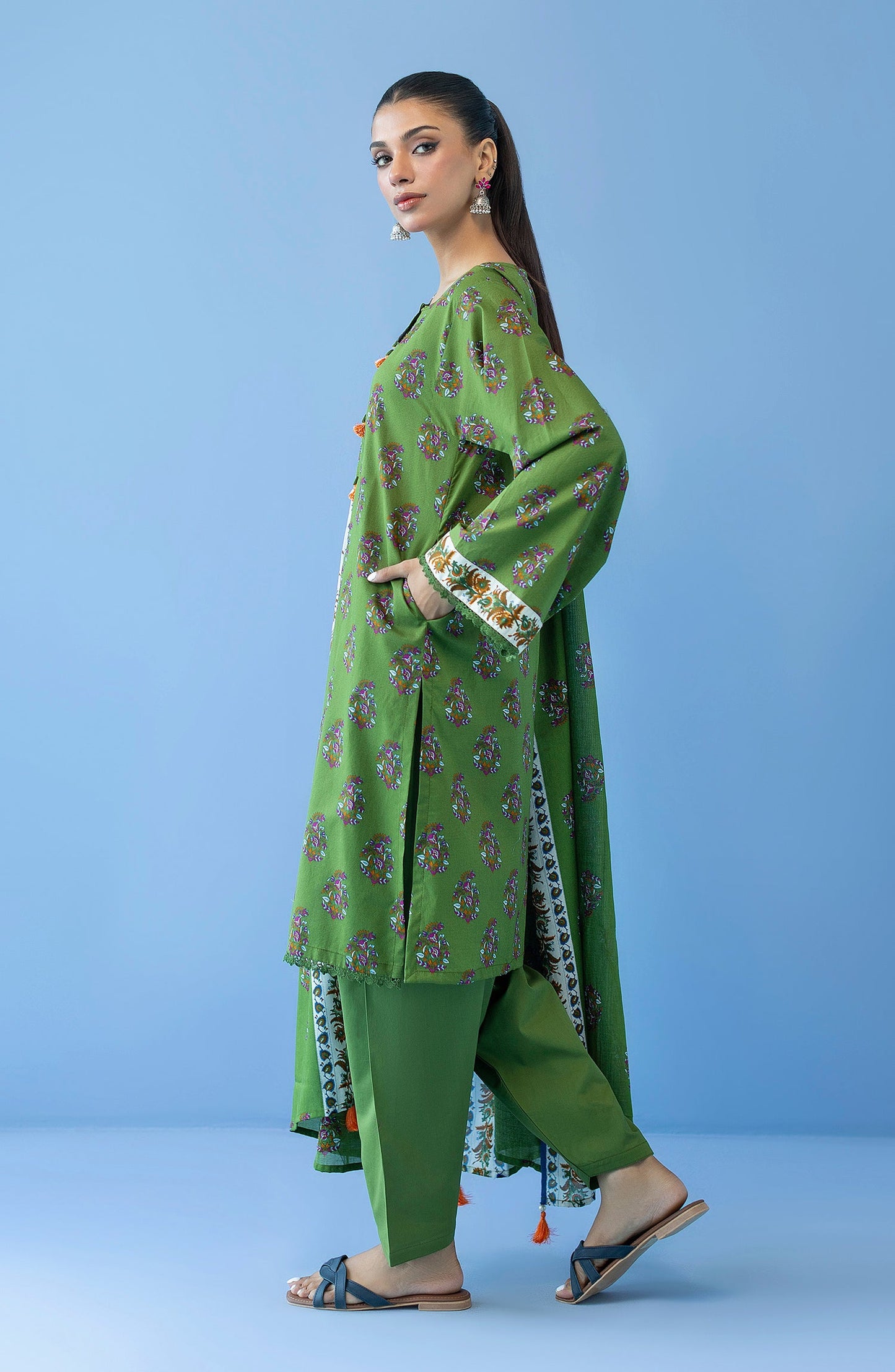 Orient - Unstitched 3 Piece Printed Cambric Shirt , Cambric Pant and Lawn Dupatta
