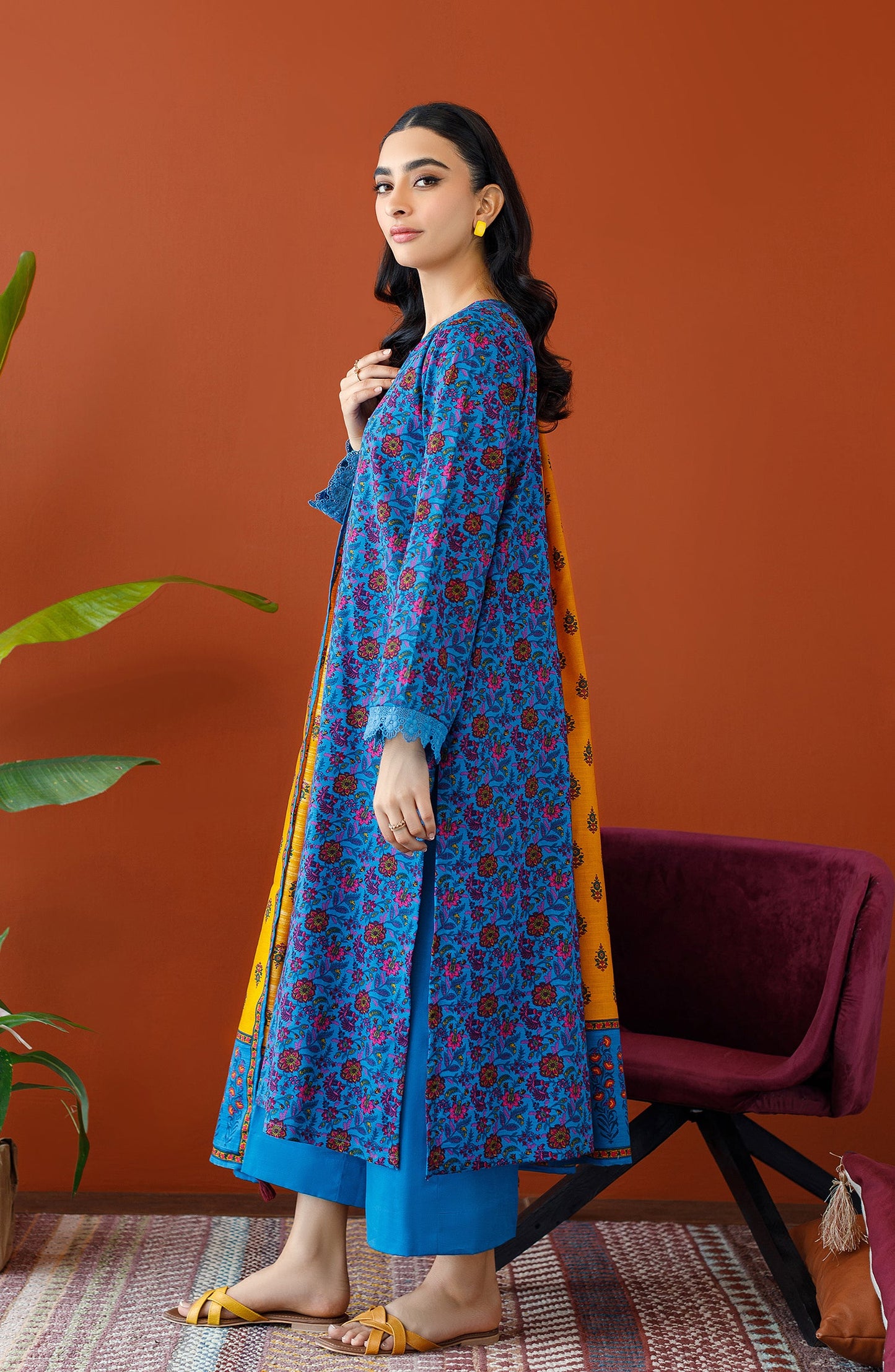 Orient - Unstitched 3 Piece Printed Khaddar Shirt , Khaddar Pant and Khaddar Dupatta