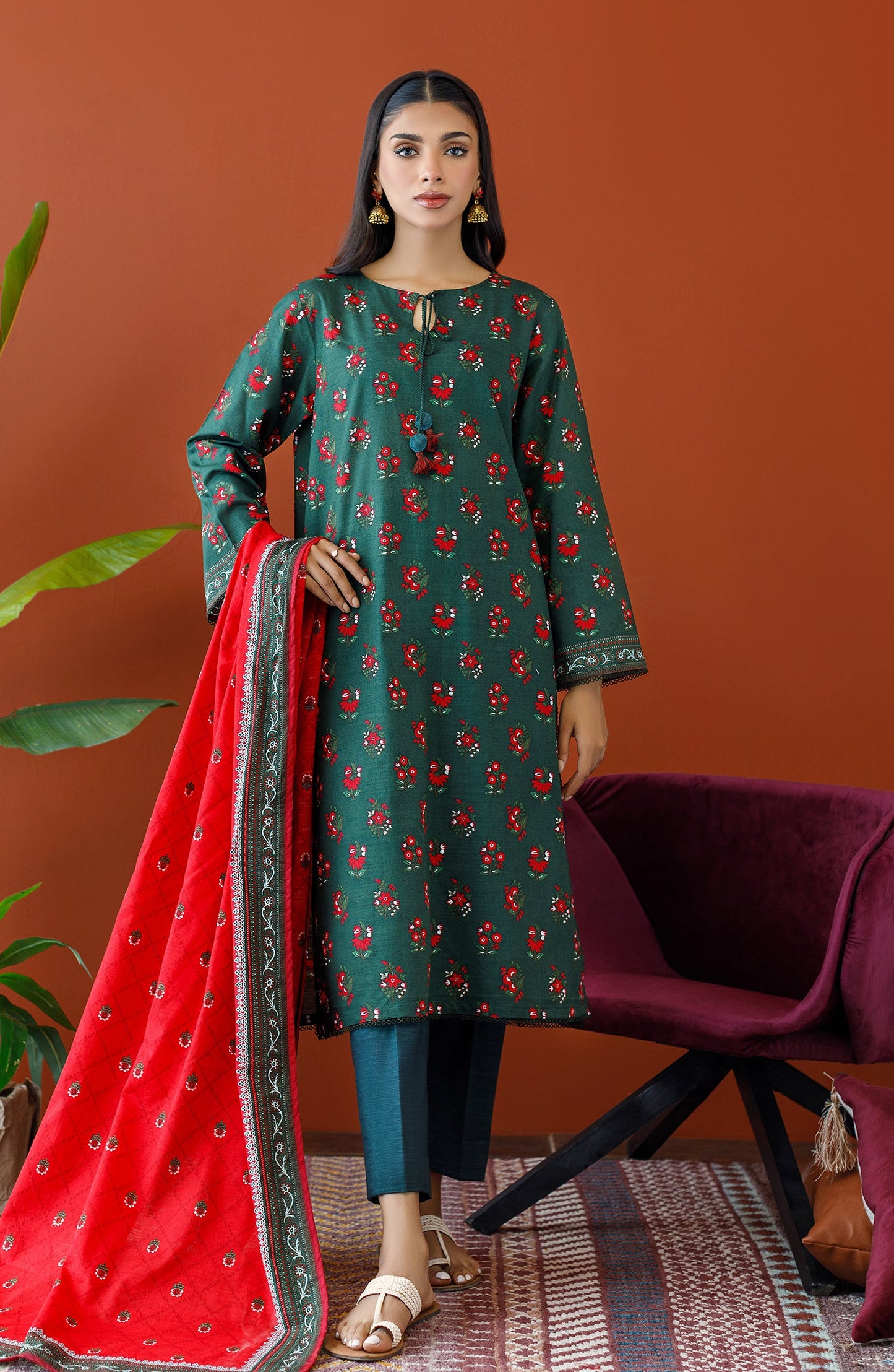 Orient - Unstitched 3 Piece Printed Khaddar Shirt , Khaddar Pant and Khaddar Dupatta