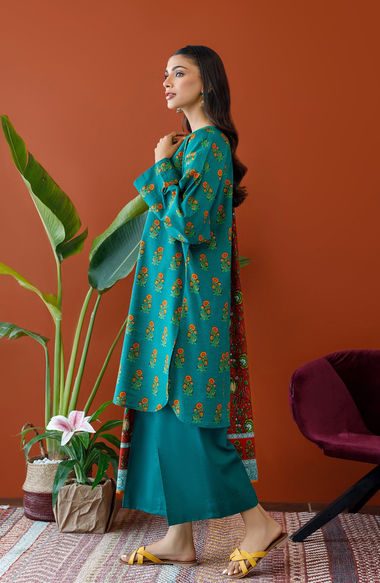 Orient - Unstitched 3 Piece Printed Khaddar Shirt , Khaddar Pant and Khaddar Dupatta