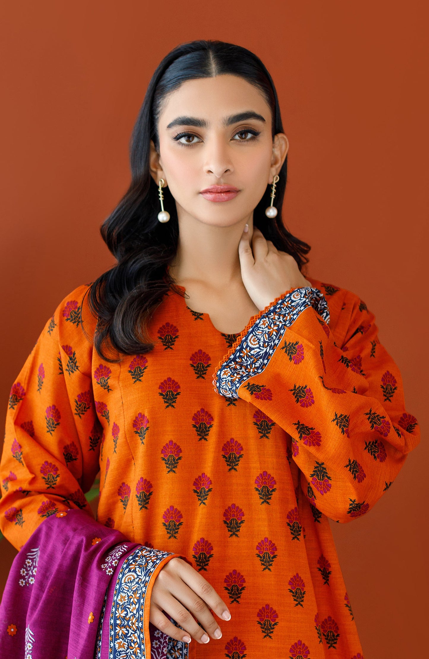 Orient - Unstitched 3 Piece Printed Khaddar Shirt , Khaddar Pant and Khaddar Dupatta