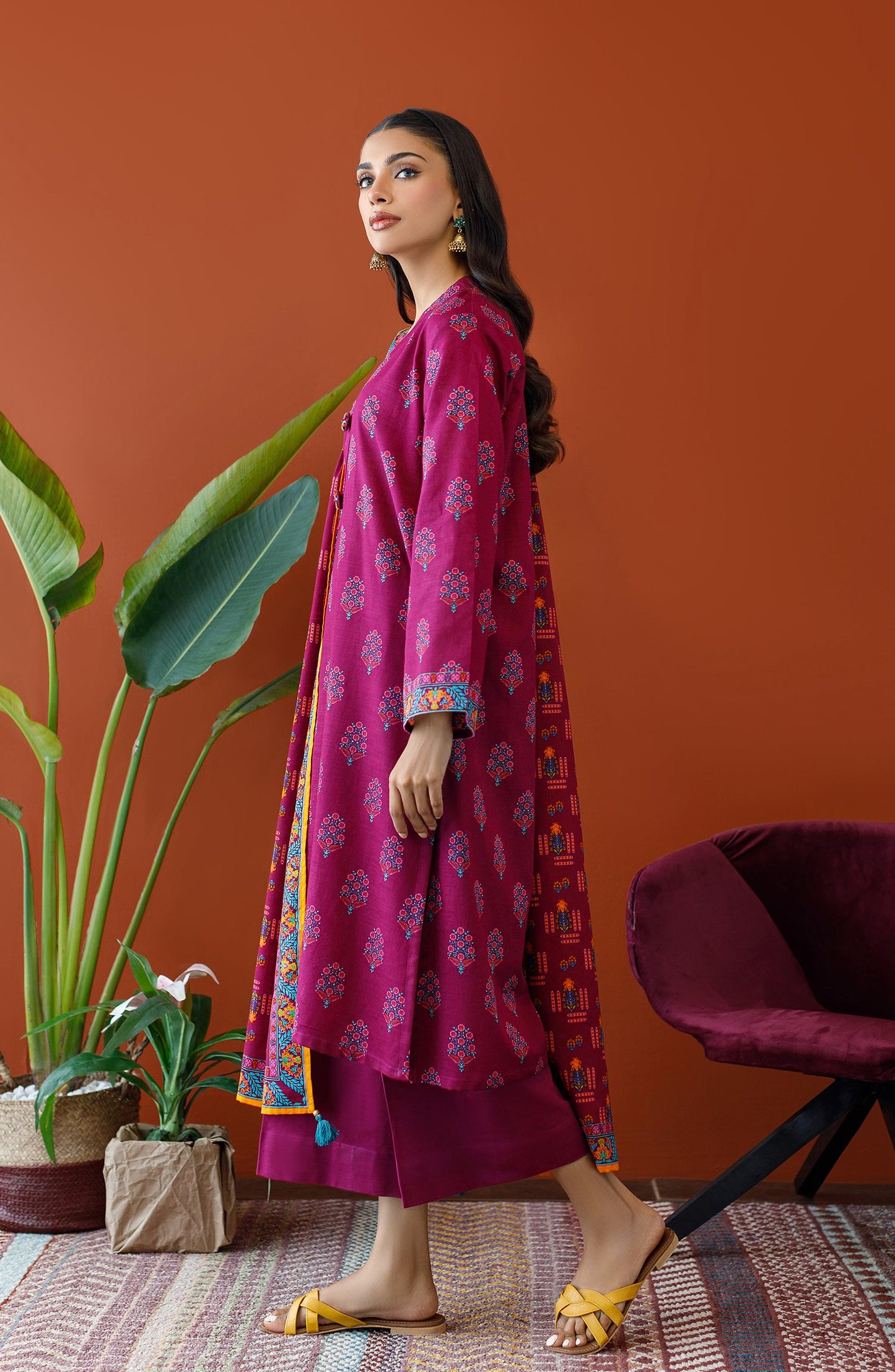 Orient - Unstitched 3 Piece Printed Khaddar Shirt , Khaddar Pant and Khaddar Dupatta