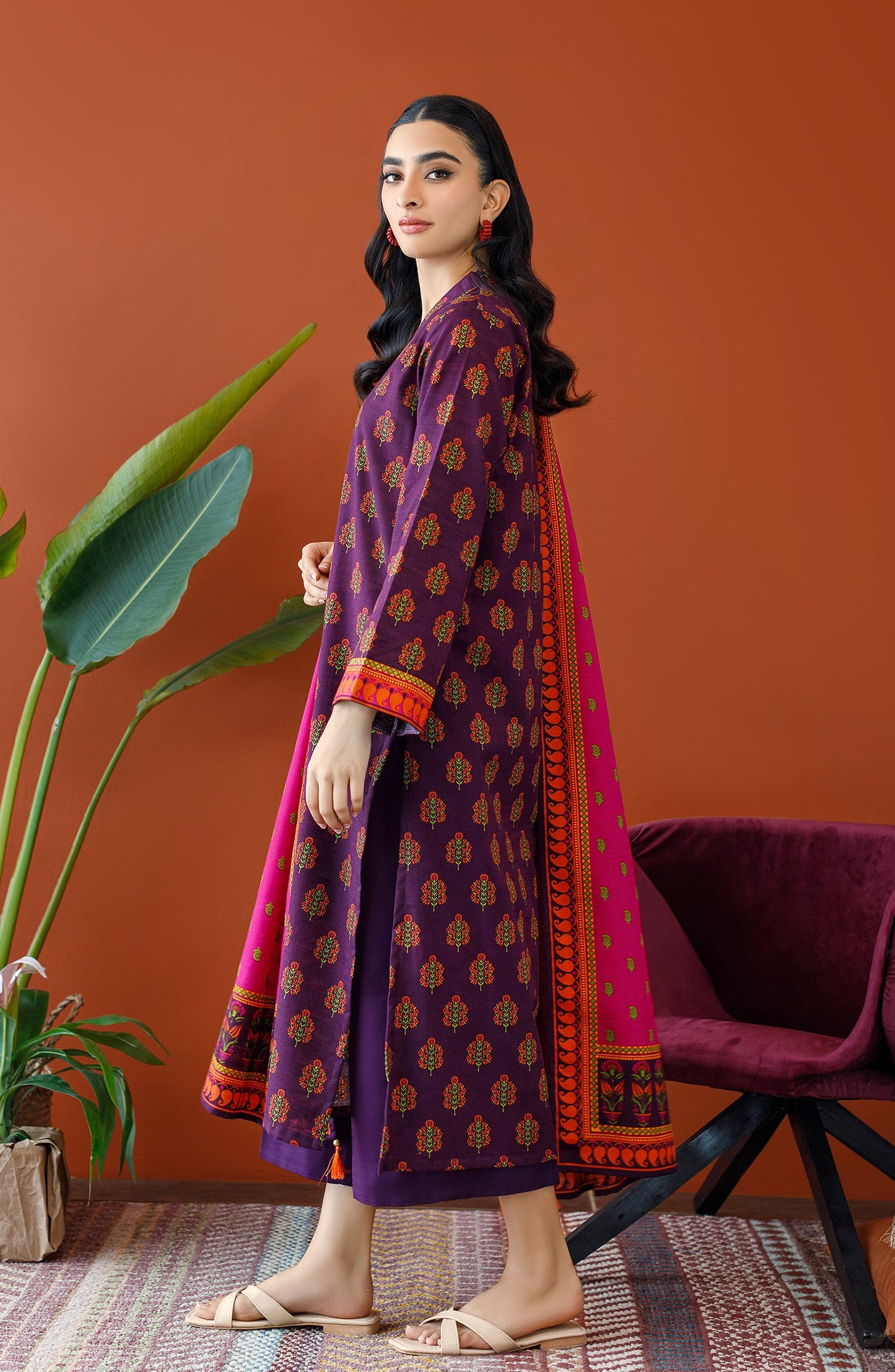 Orient - Unstitched 3 Piece Printed Khaddar Shirt , Khaddar Pant and Khaddar Dupatta