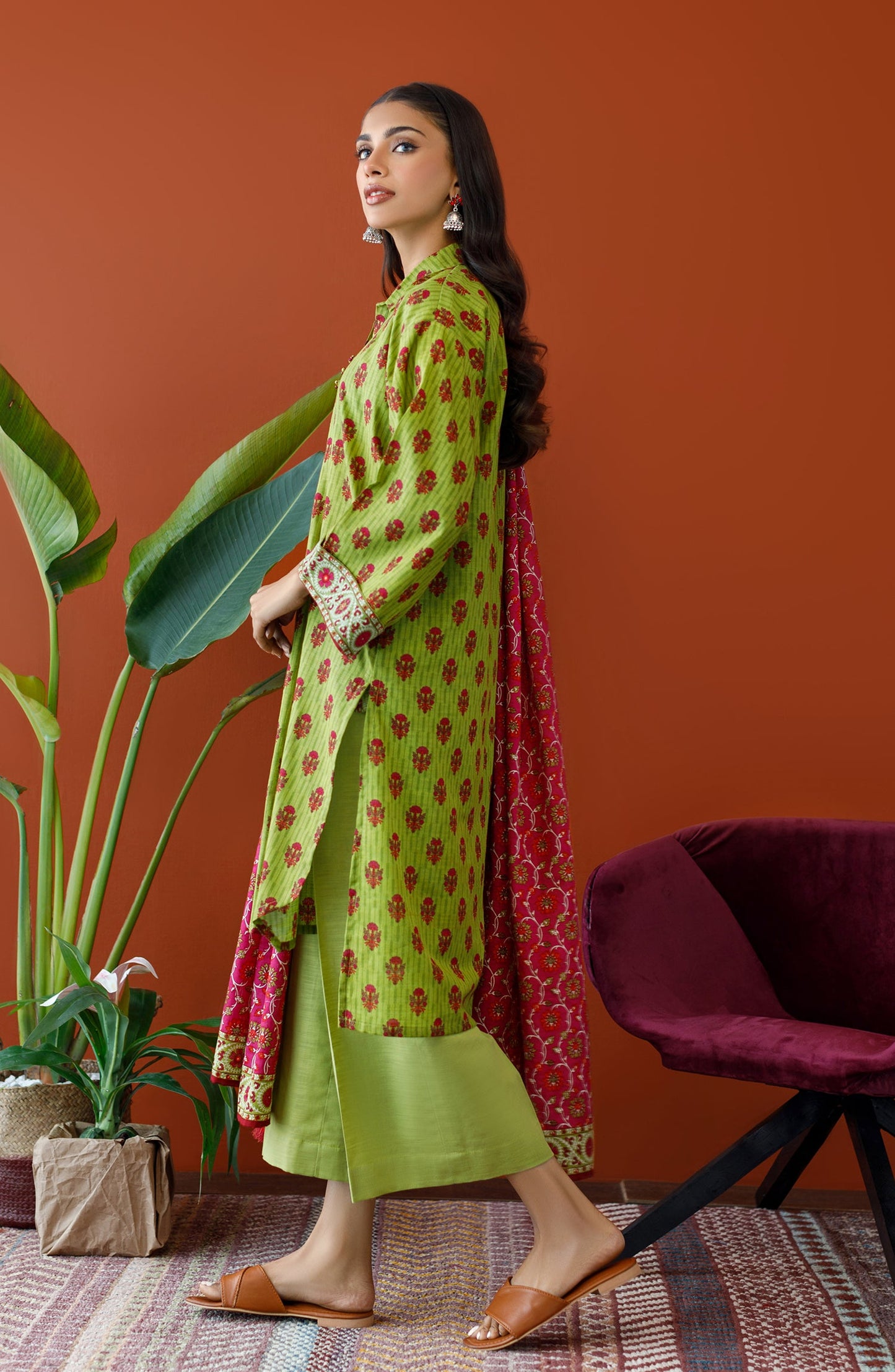 Orient - Unstitched 3 Piece Printed Khaddar Shirt , Khaddar Pant and Khaddar Dupatta