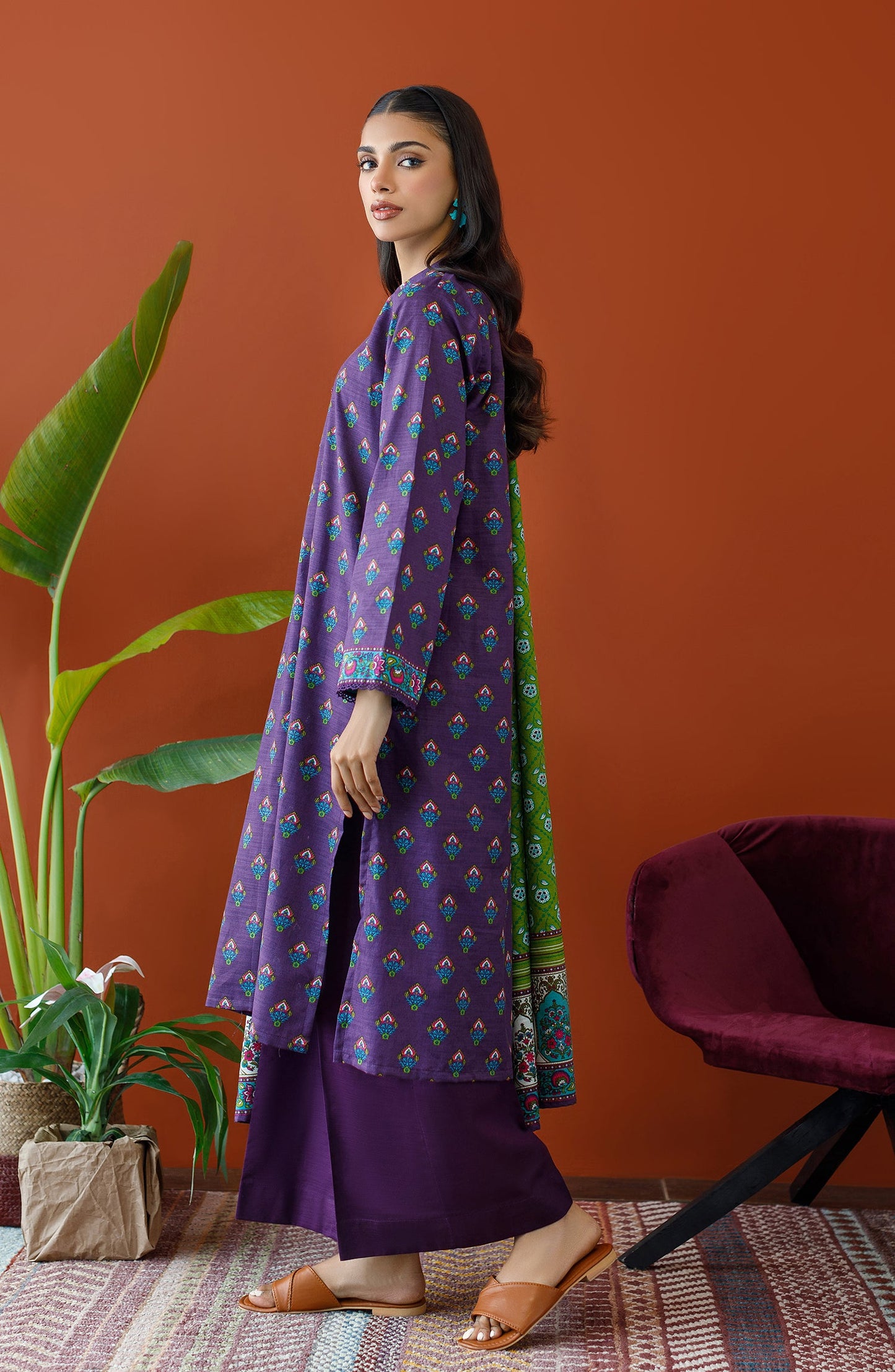 Orient - Unstitched 3 Piece Printed Khaddar Shirt , Khaddar Pant and Khaddar Dupatta