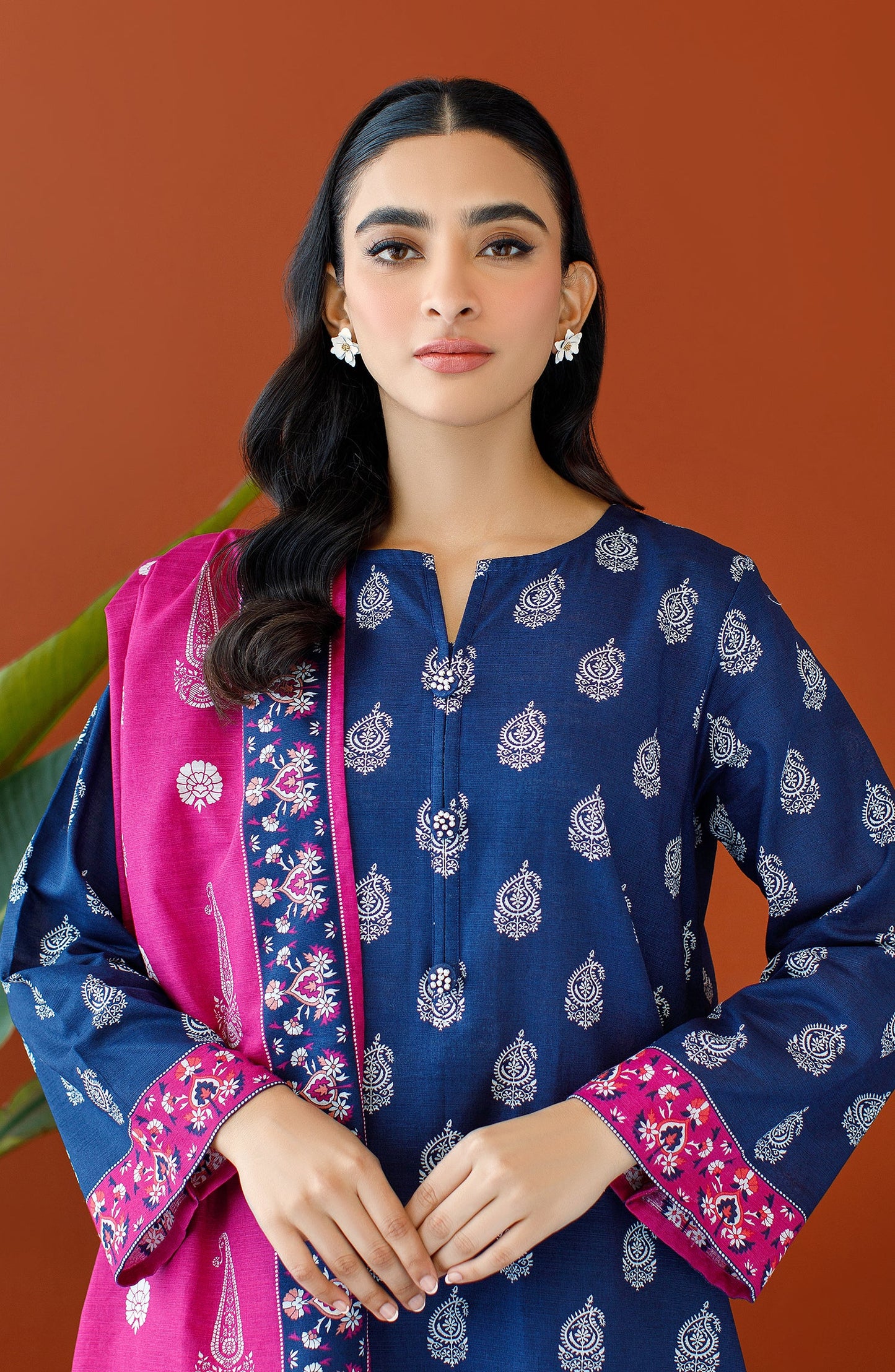 Orient - Unstitched 3 Piece Printed Khaddar Shirt , Khaddar Pant and Khaddar Dupatta
