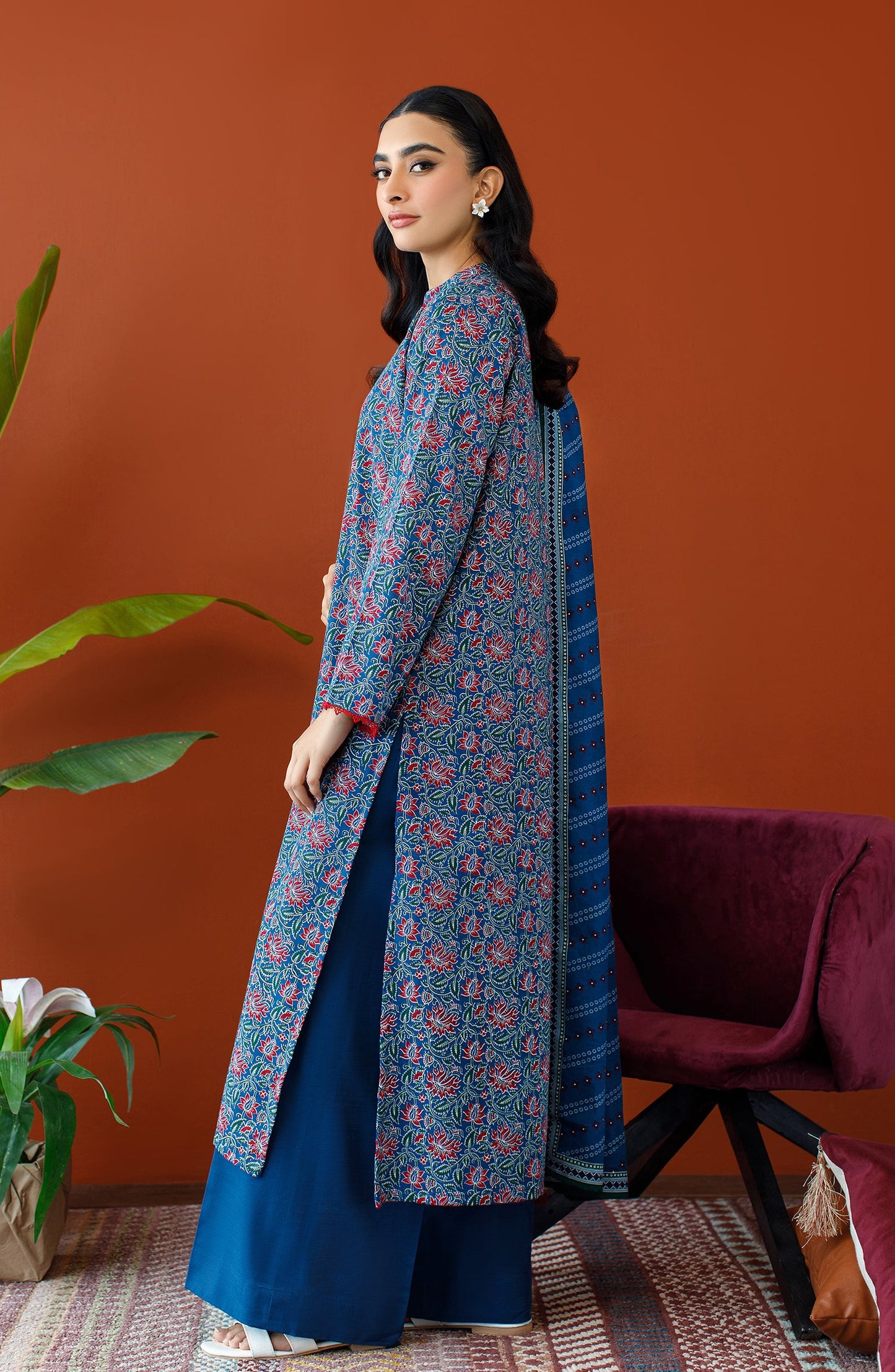 Orient - Unstitched 3 Piece Printed Khaddar Shirt , Khaddar Pant and Khaddar Dupatta