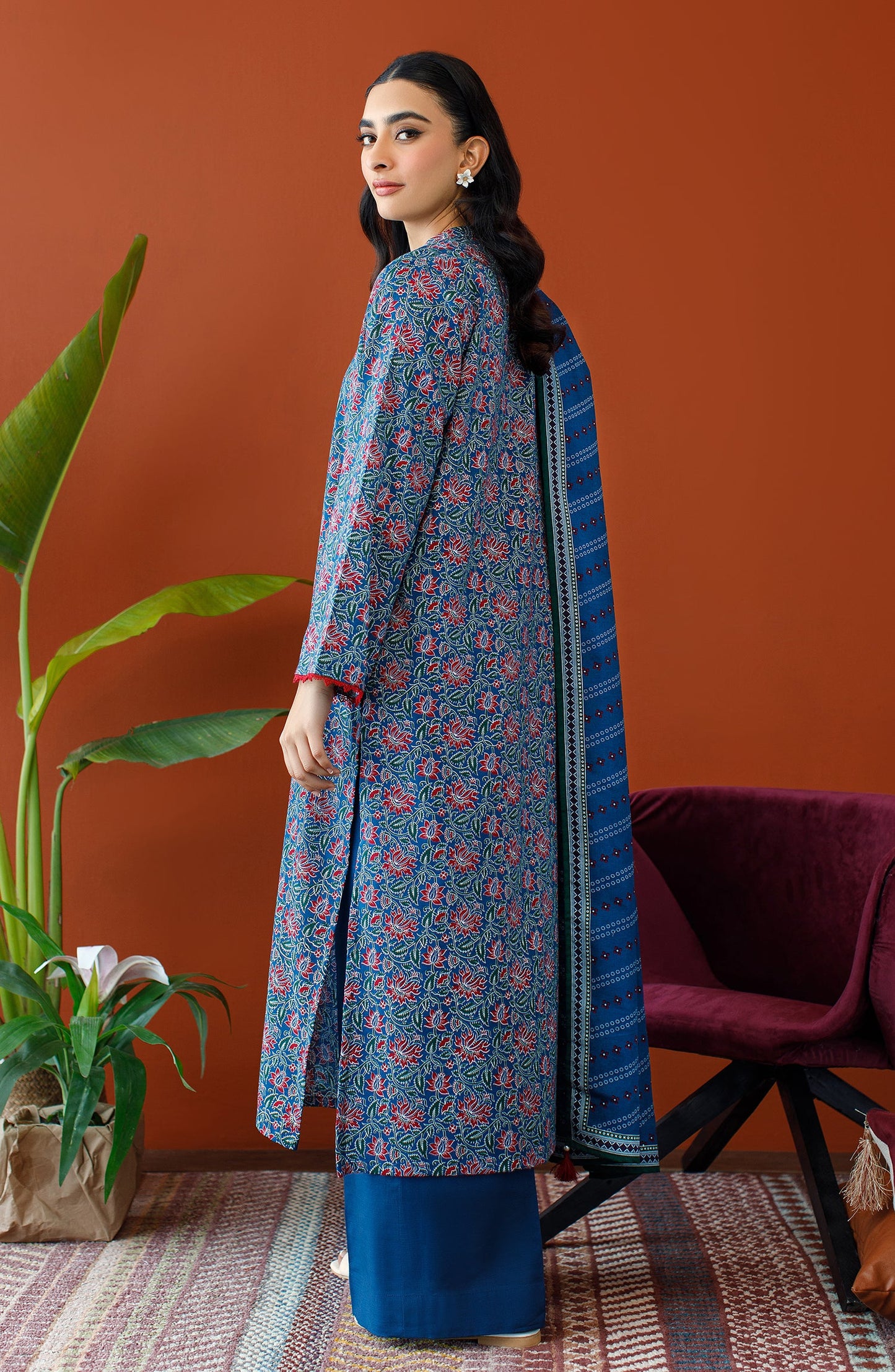 Orient - Unstitched 3 Piece Printed Khaddar Shirt , Khaddar Pant and Khaddar Dupatta
