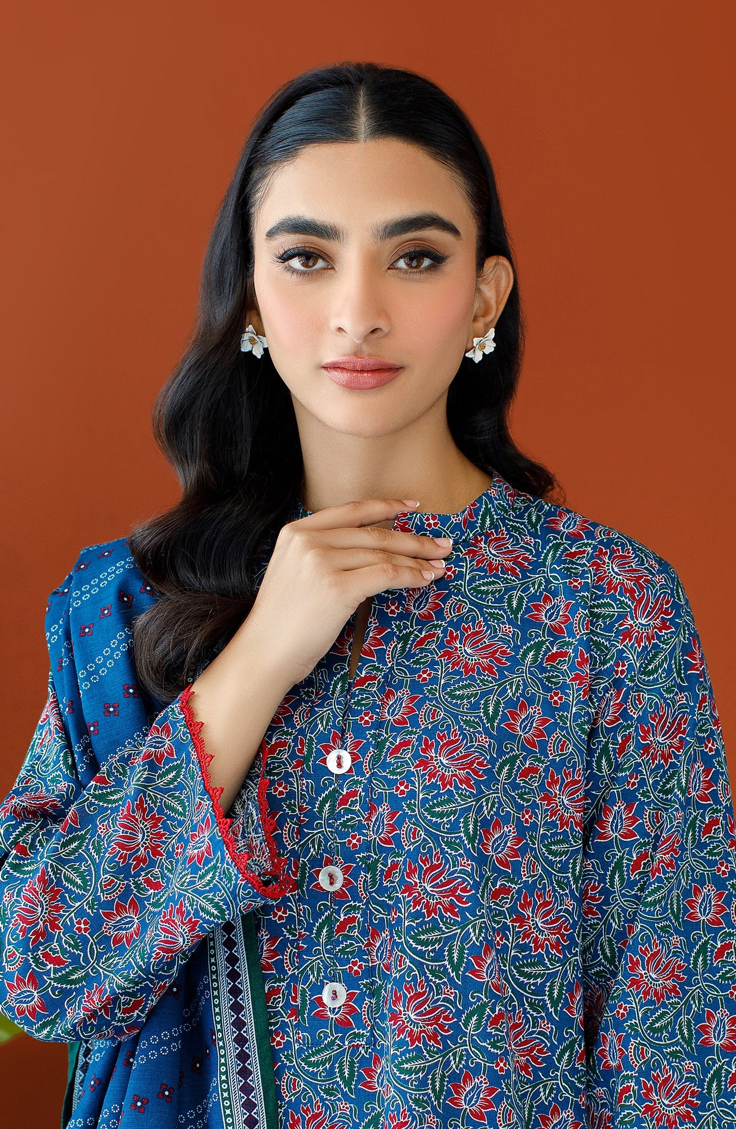 Orient - Unstitched 3 Piece Printed Khaddar Shirt , Khaddar Pant and Khaddar Dupatta