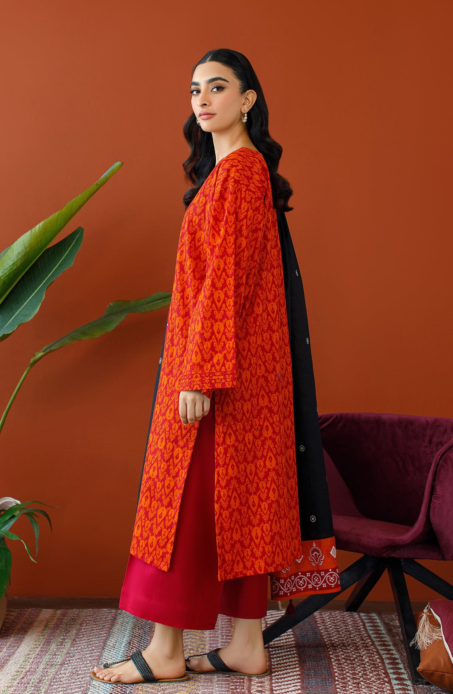 Orient - Unstitched 3 Piece Printed Khaddar Shirt , Khaddar Pant and Khaddar Dupatta