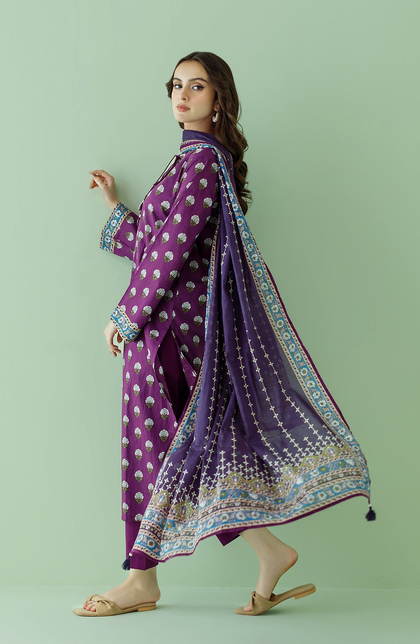 Orient - Unstitched 3 Piece Printed Lawn Shirt , Cambric Pant and Lawn Dupatta