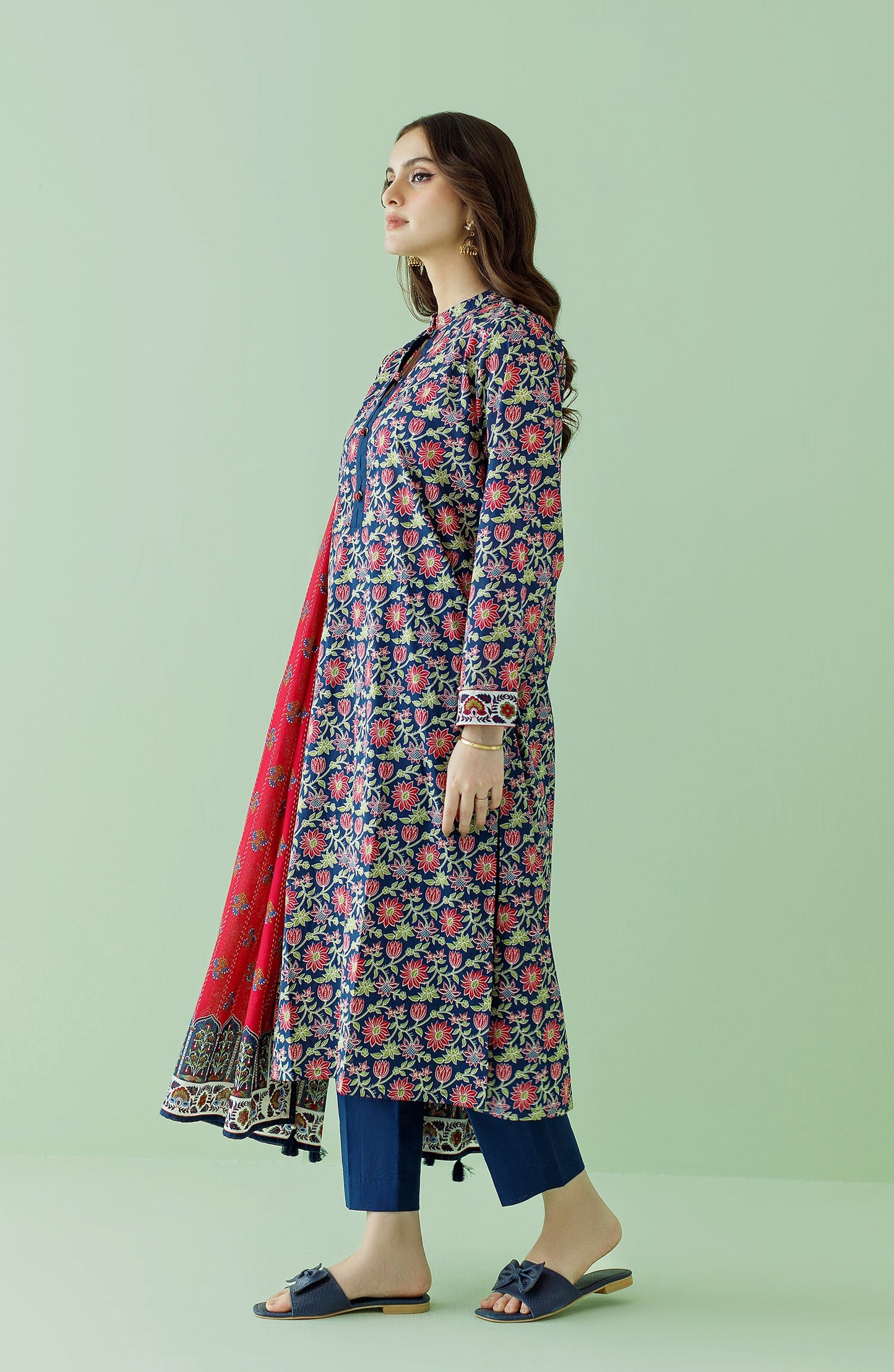 Orient - Unstitched 3 Piece Printed Lawn Shirt , Cambric Pant and Lawn Dupatta