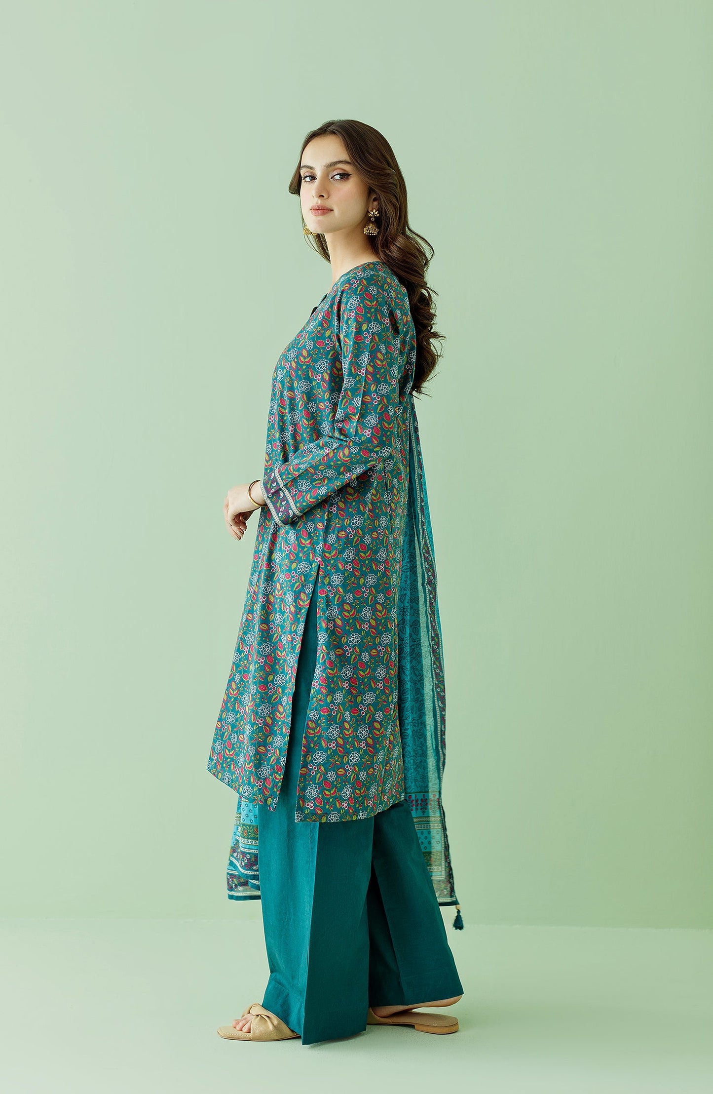 Orient - Unstitched 3 Piece Printed Lawn Shirt , Cambric Pant and Lawn Dupatta