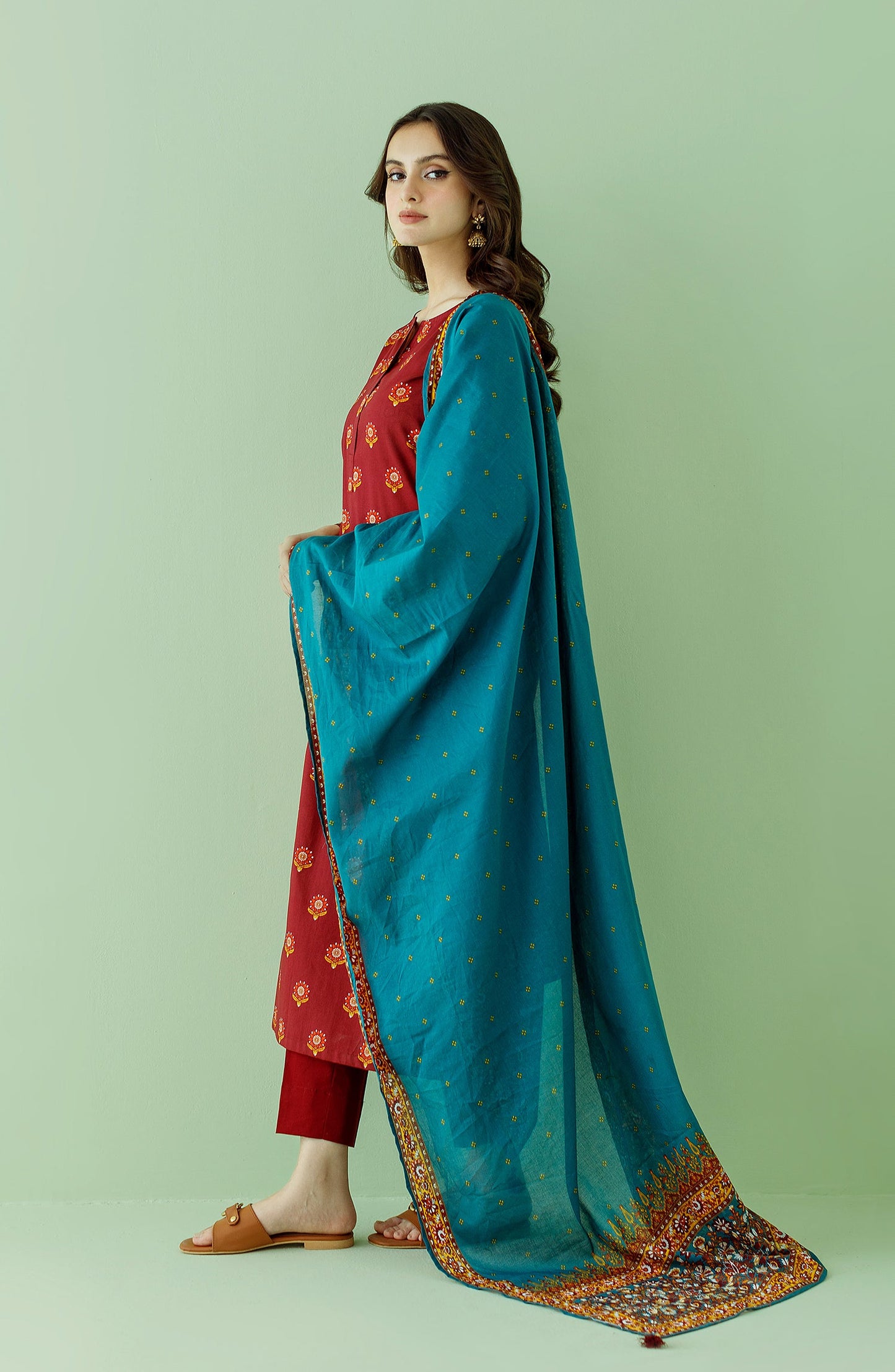 Orient - Unstitched 3 Piece Printed Lawn Shirt , Cambric Pant and Lawn Dupatta