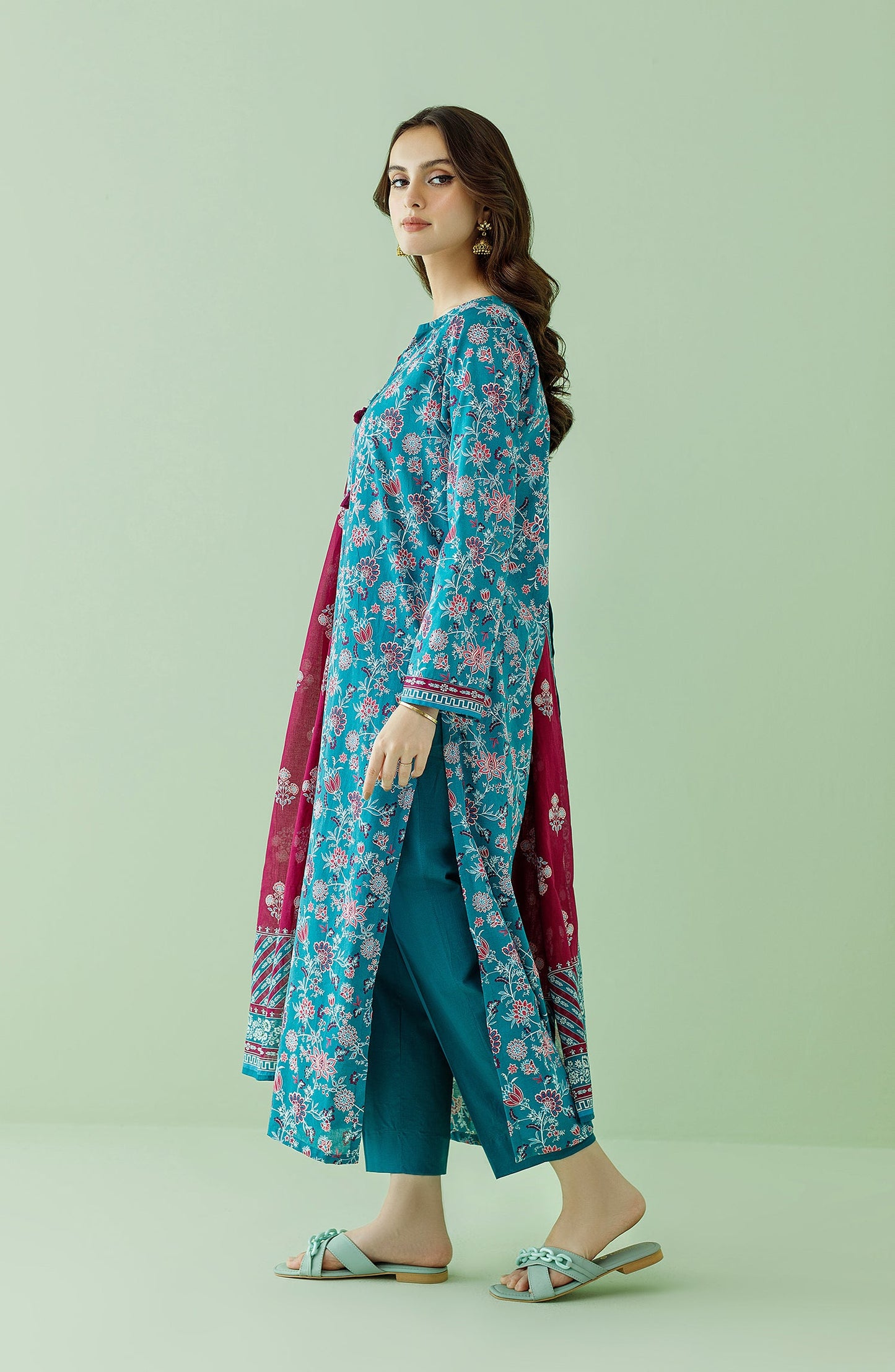 Orient - Unstitched 3 Piece Printed Lawn Shirt , Cambric Pant and Lawn Dupatta