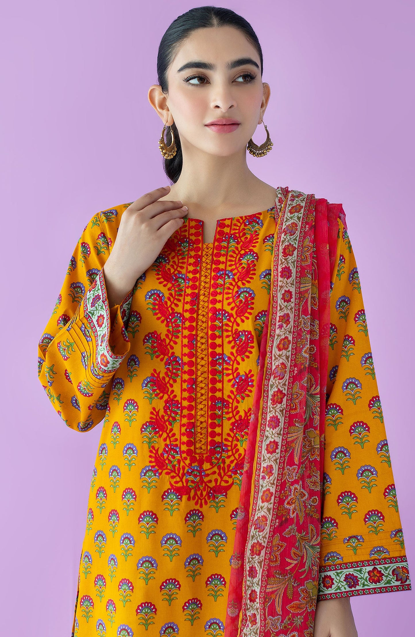Orient - Unstitched 3 Piece Embroidered Lawn Shirt , Cambric Pant and Chiffon Dupatta