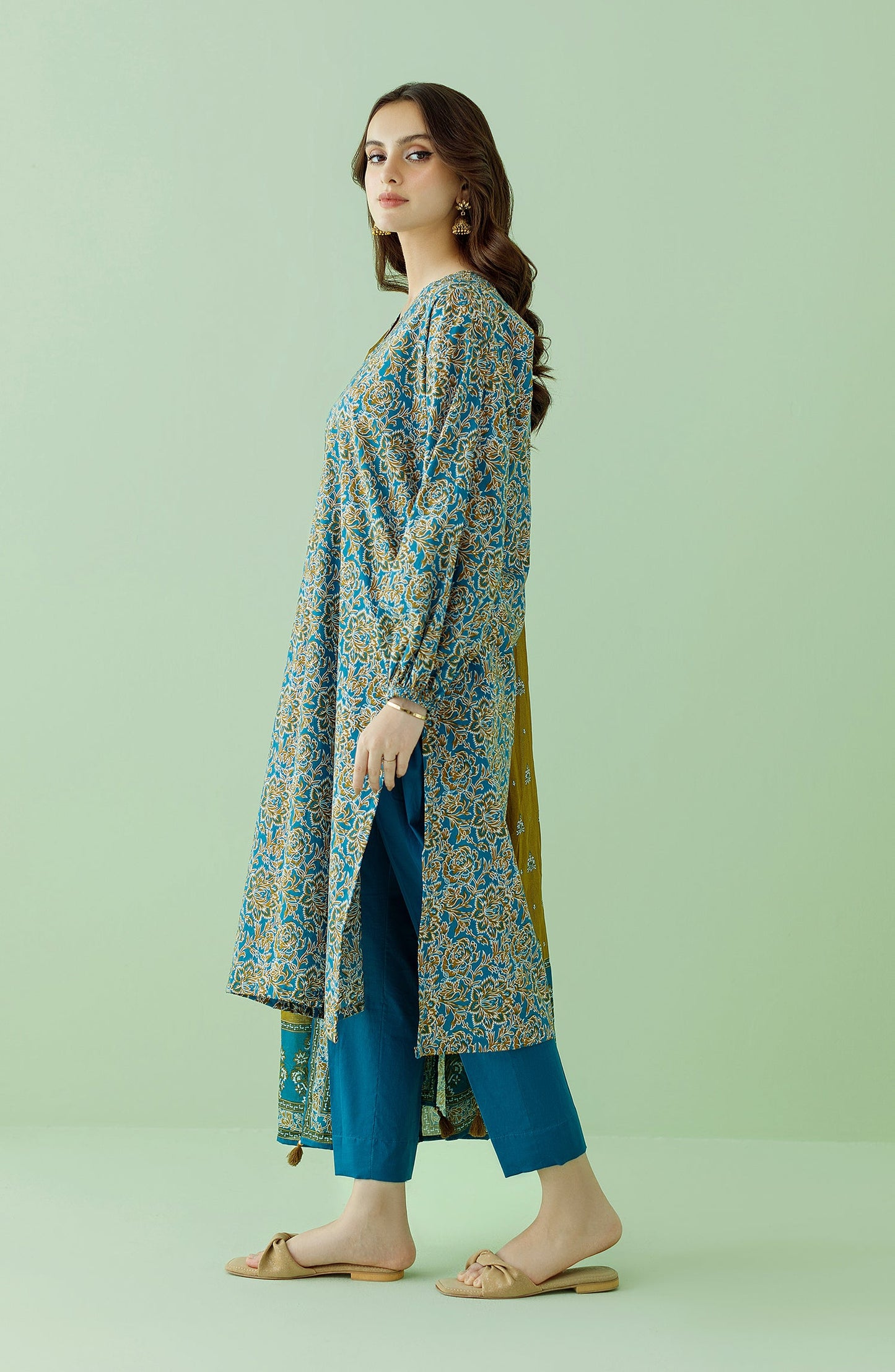 Orient - Unstitched 3 Piece Printed Lawn Shirt , Cambric Pant and Lawn Dupatta