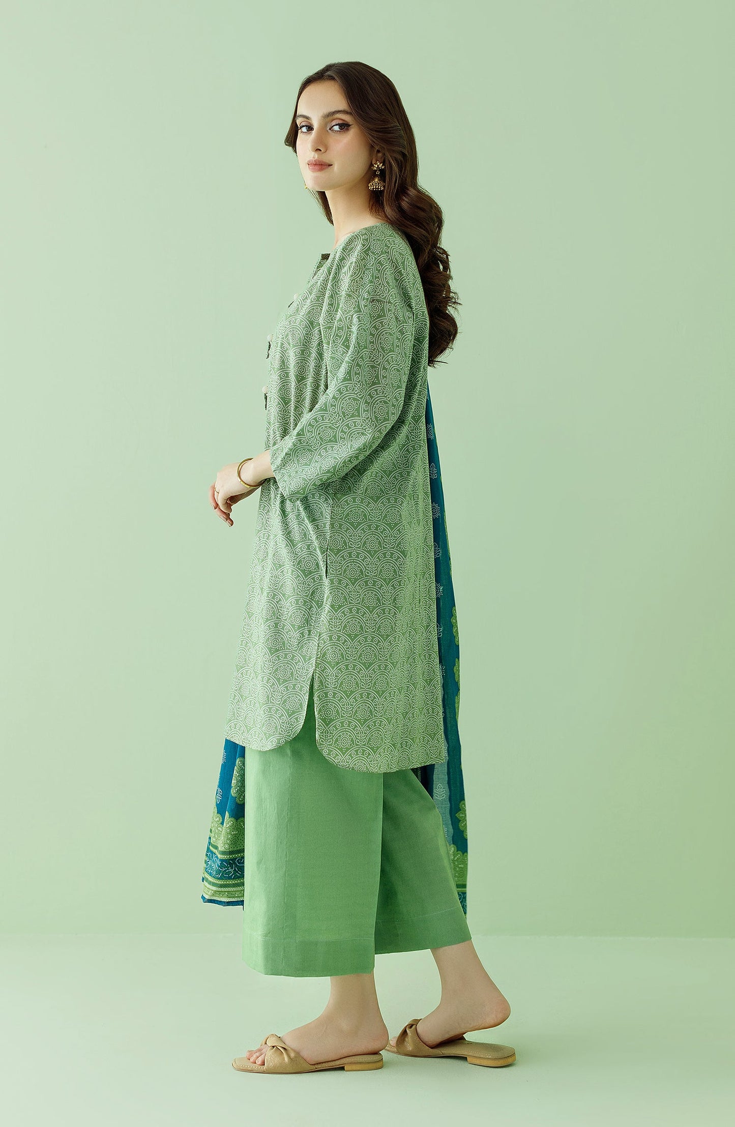 Orient - Unstitched 3 Piece Printed Lawn Shirt , Cambric Pant and Lawn Dupatta