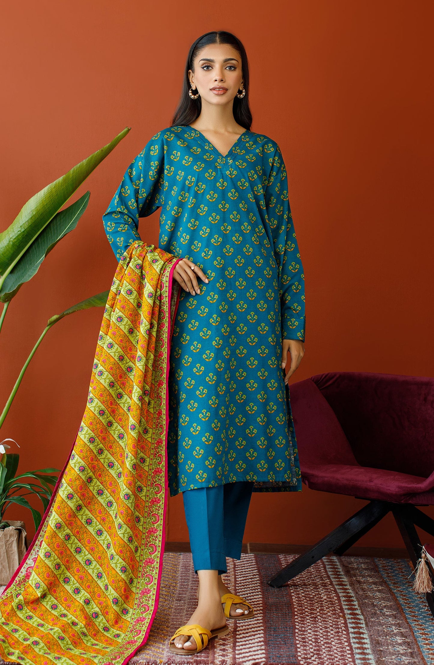 Orient - Unstitched 3 Piece Printed Khaddar Shirt , Khaddar Pant and Khaddar Dupatta