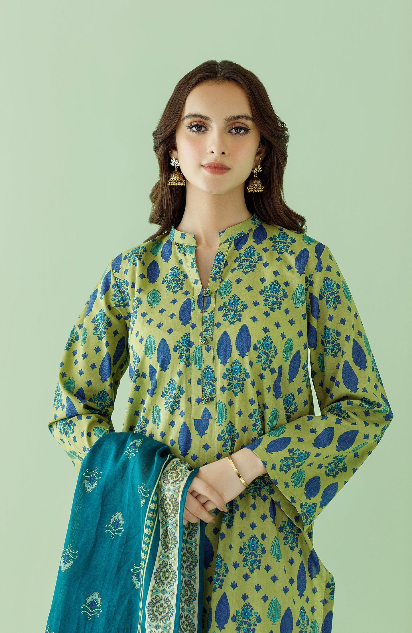 Orient - Unstitched 3 Piece Printed Lawn Shirt , Cambric Pant and Lawn Dupatta
