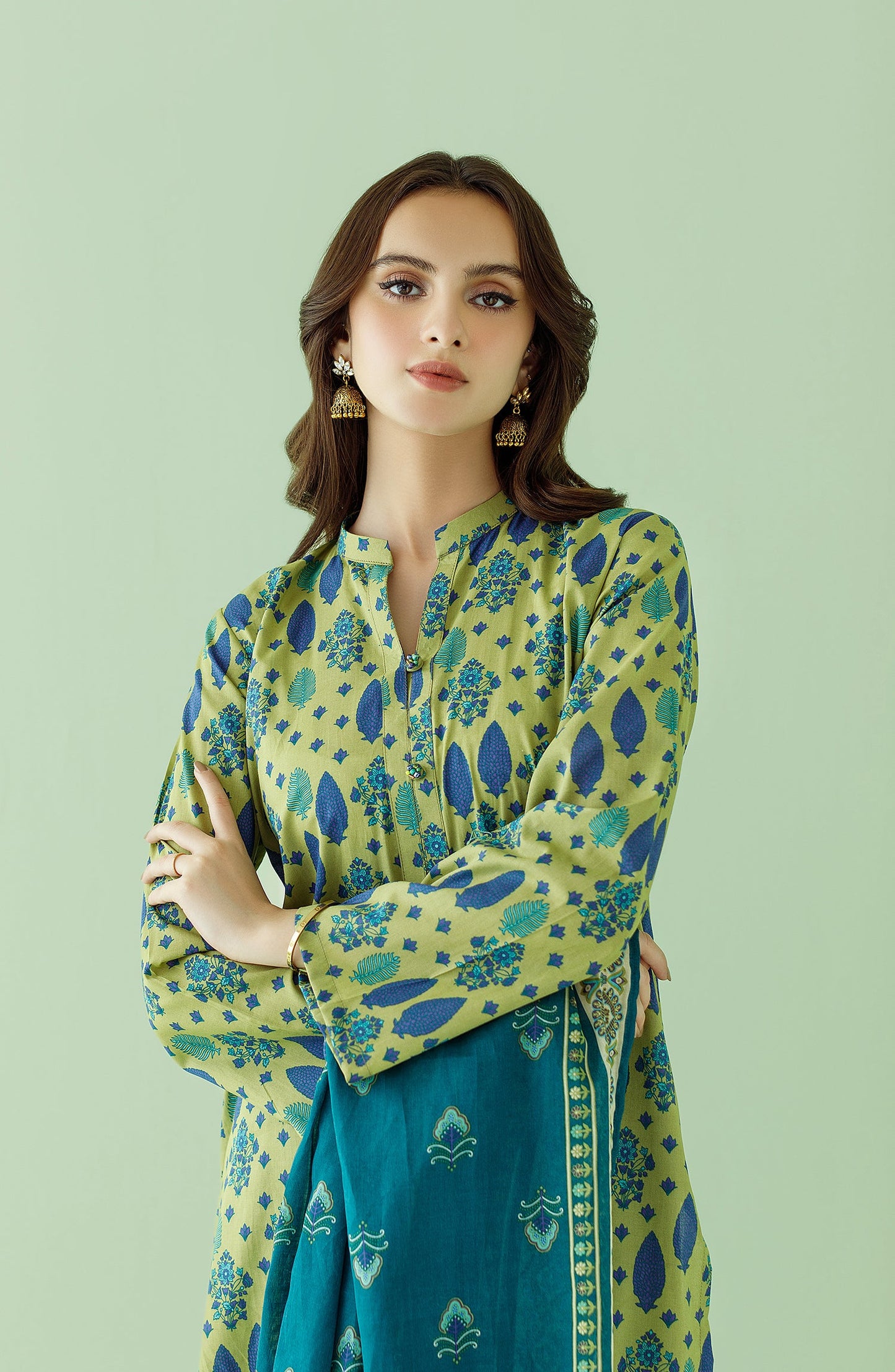 Orient - Unstitched 3 Piece Printed Lawn Shirt , Cambric Pant and Lawn Dupatta