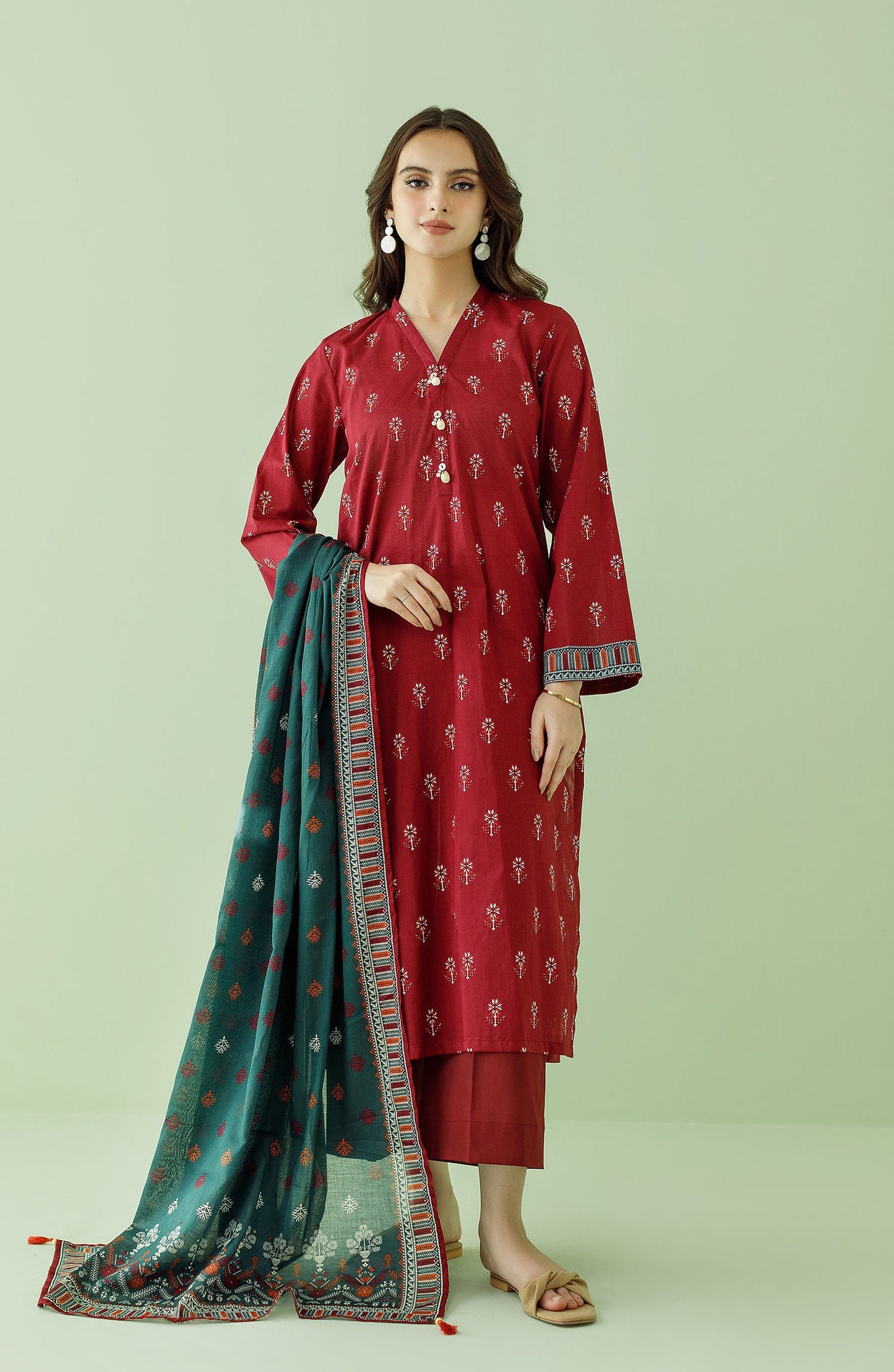 Orient - Unstitched 3 Piece Printed Lawn Shirt , Cambric Pant and Lawn Dupatta