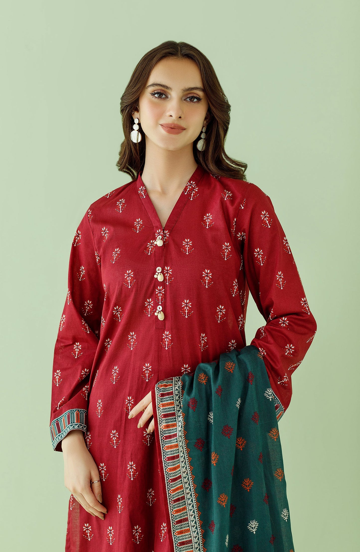 Orient - Unstitched 3 Piece Printed Lawn Shirt , Cambric Pant and Lawn Dupatta