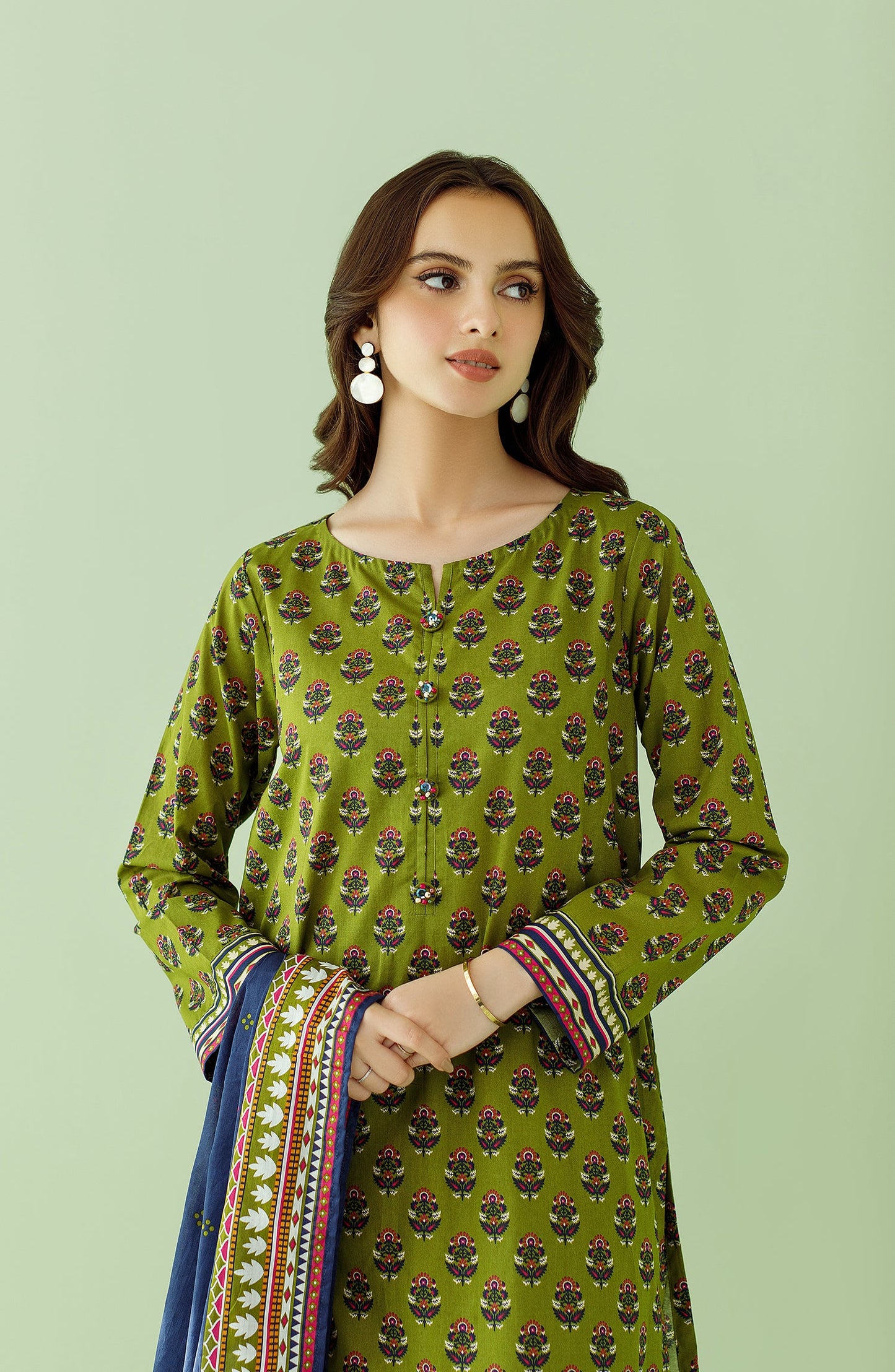 Orient - Unstitched 3 Piece Printed Lawn Shirt , Cambric Pant and Lawn Dupatta