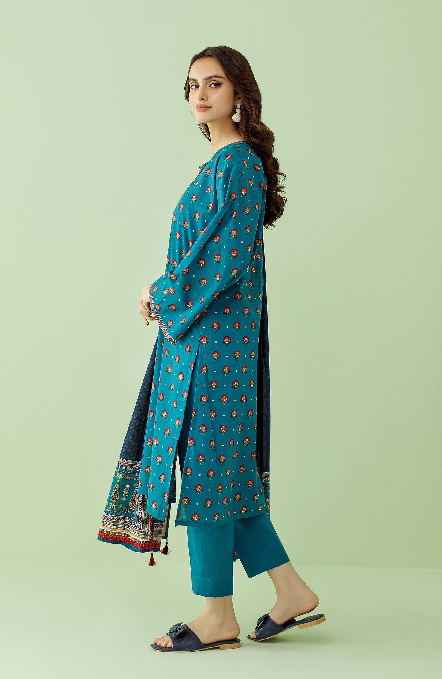 Orient - Unstitched 3 Piece Printed Lawn Shirt , Cambric Pant and Lawn Dupatta