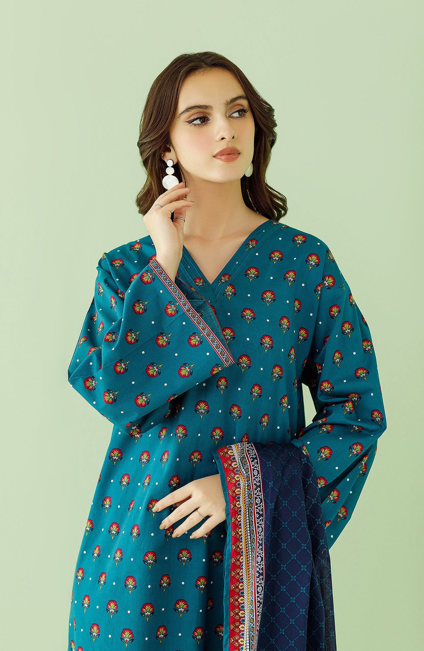 Orient - Unstitched 3 Piece Printed Lawn Shirt , Cambric Pant and Lawn Dupatta